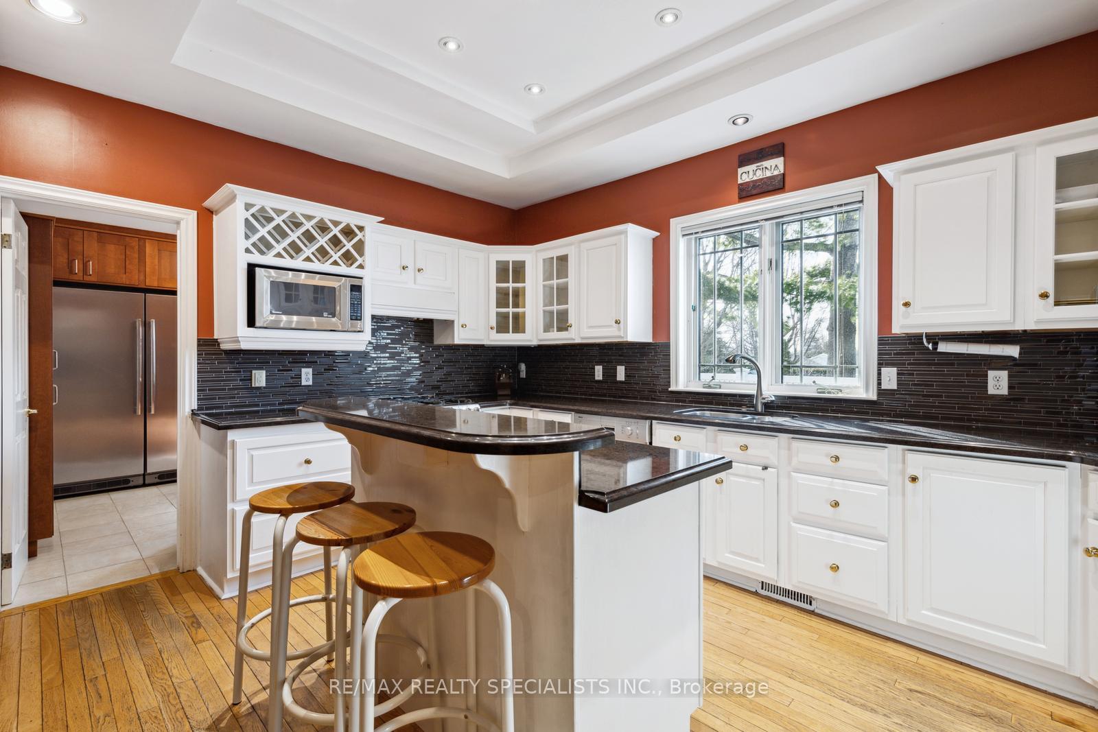 Photo 15 of 2 12th Street, Grimsby, Grimsby Beach — HOMEH