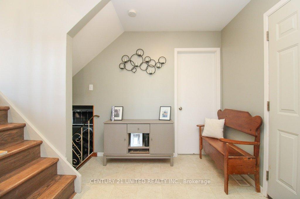 Photo 3 of 1495 Fair Avenue, Peterborough, Monaghan Ward 2 — HOMEH