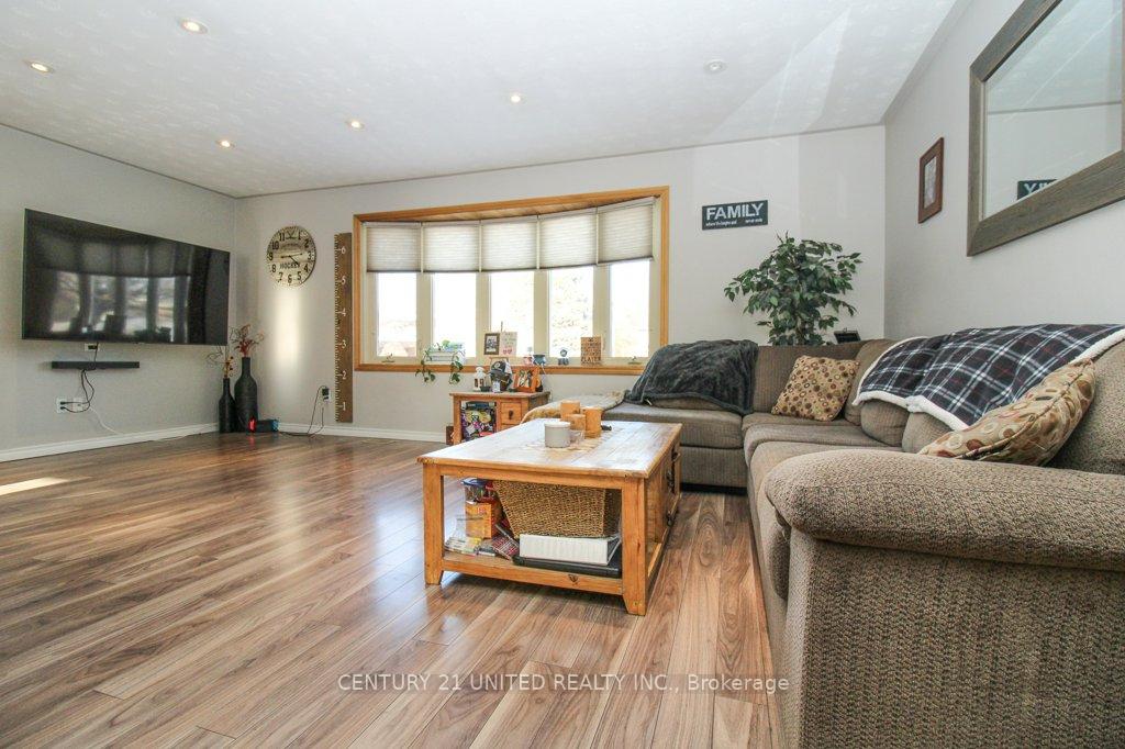 Photo 5 of 1495 Fair Avenue, Peterborough, Monaghan Ward 2 — HOMEH