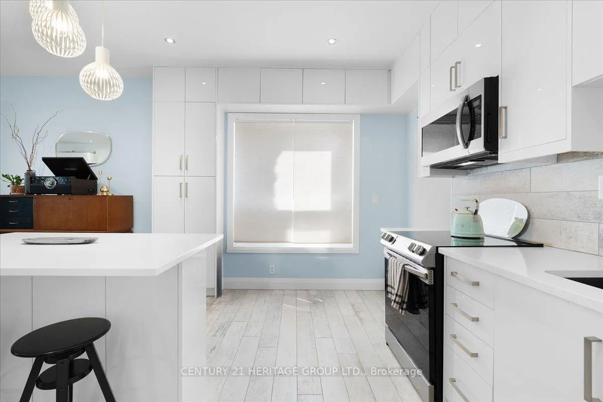 Photo 12 of 575 Mary Street, Hamilton, North End — HOMEH