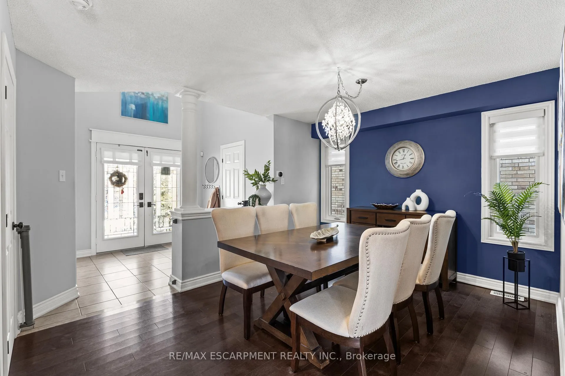 Photo 2 of 11 Wilbur Drive, Hamilton, Binbrook — HOMEH