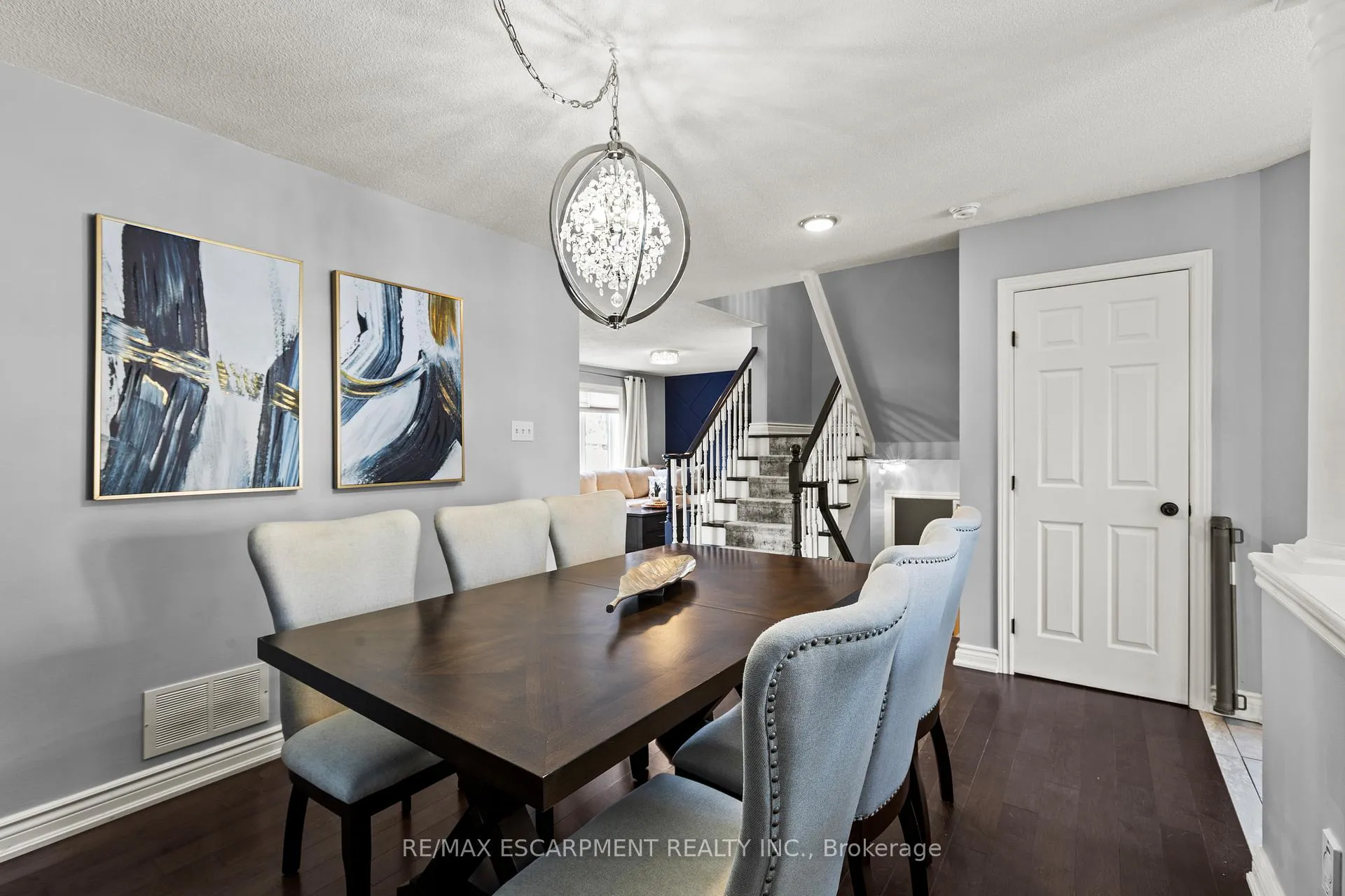 Photo 4 of 11 Wilbur Drive, Hamilton, Binbrook — HOMEH