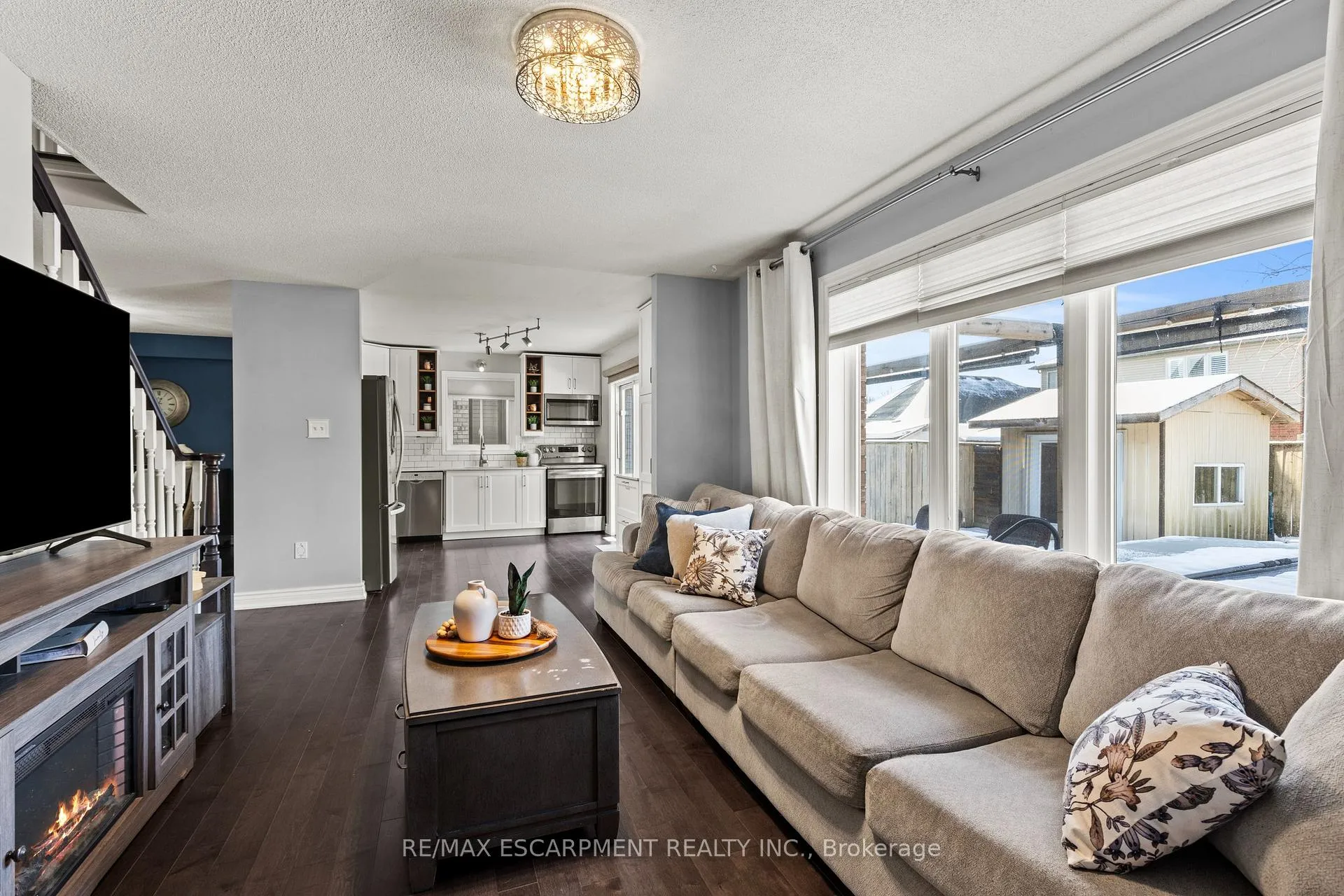 Photo 6 of 11 Wilbur Drive, Hamilton, Binbrook — HOMEH
