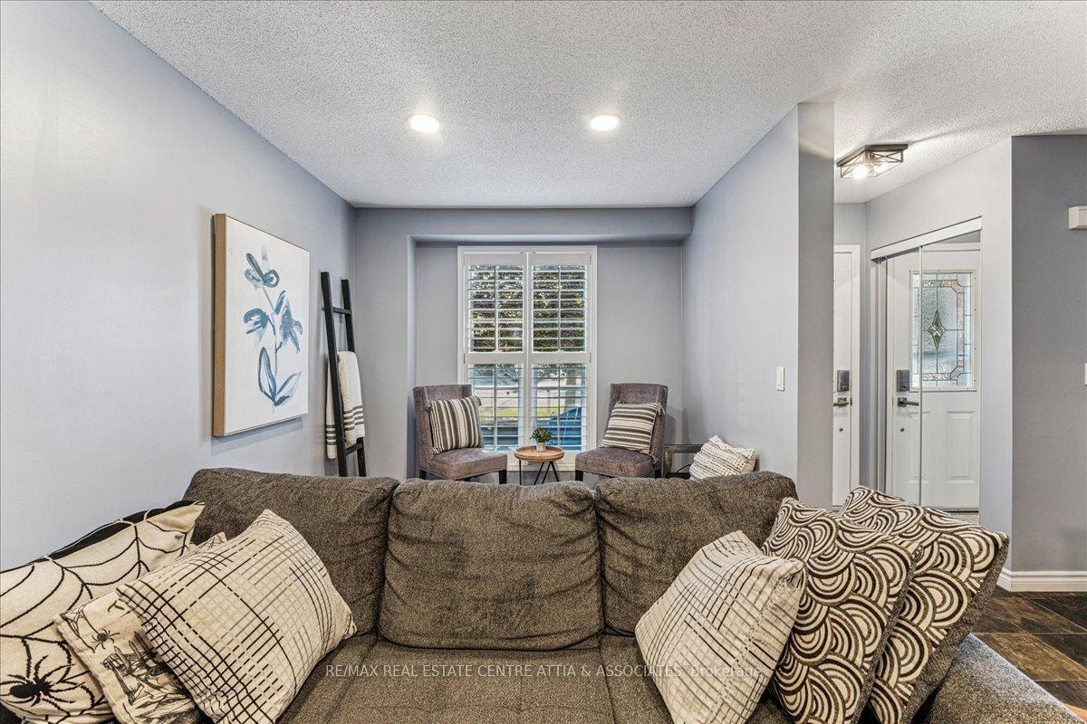 Photo 7 of 17 Starview Crescent, Guelph, Grange Road — HOMEH