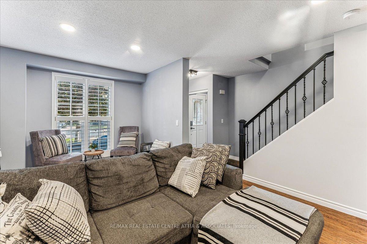 Photo 8 of 17 Starview Crescent, Guelph, Grange Road — HOMEH
