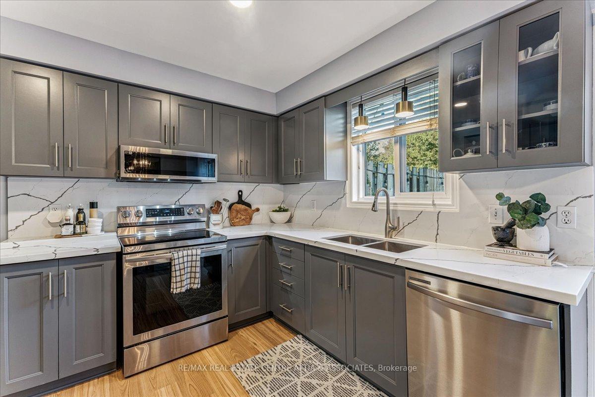 Photo 11 of 17 Starview Crescent, Guelph, Grange Road — HOMEH