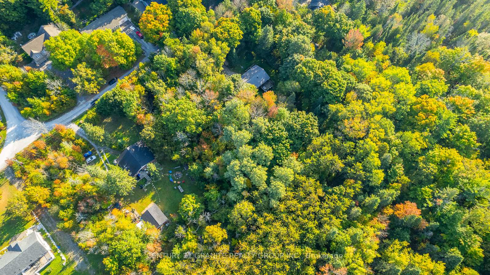 Photo 8 of Mackenzie Place, Kawartha Lakes, Bexley — HOMEH
