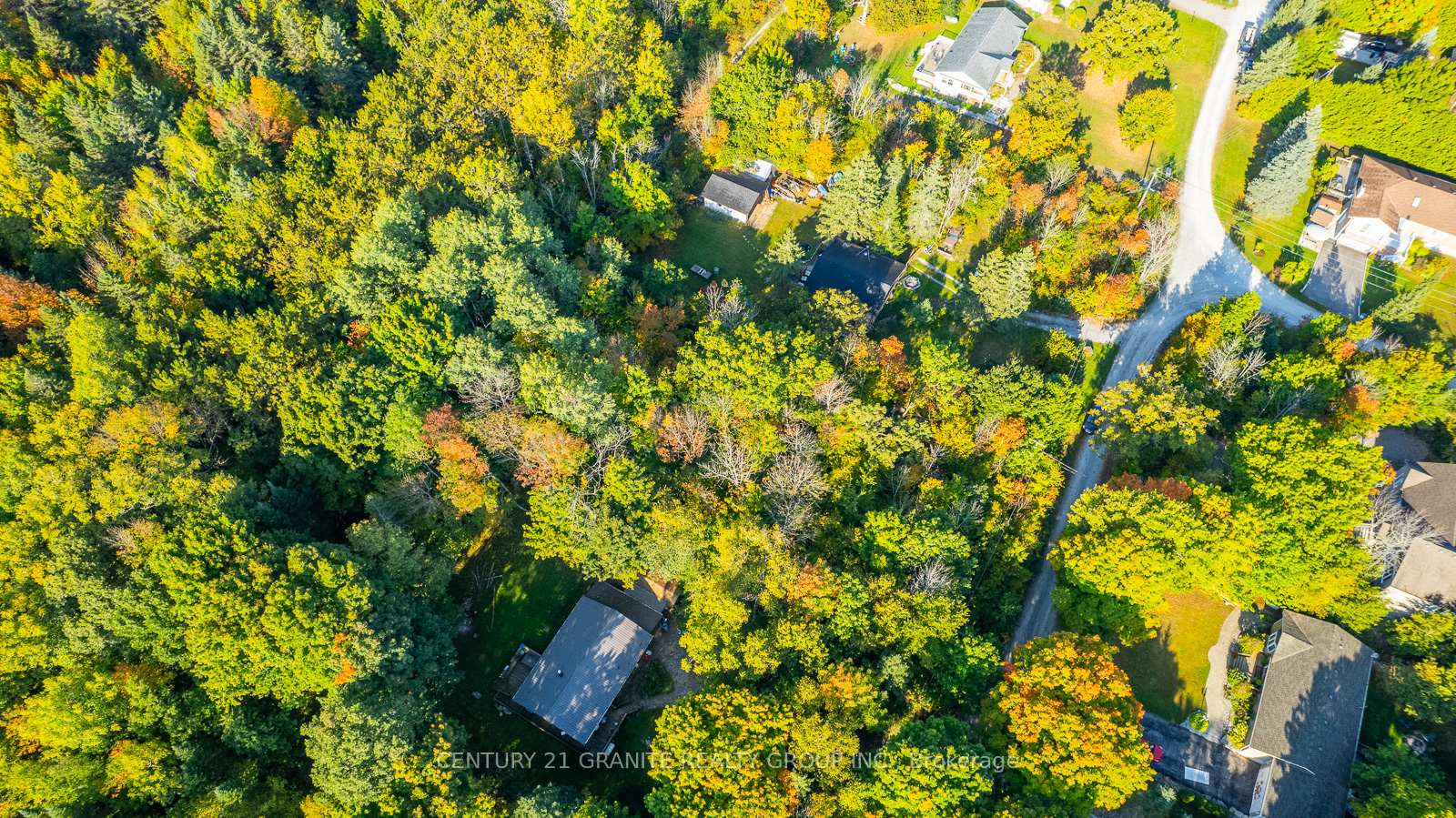 Photo 10 of Mackenzie Place, Kawartha Lakes, Bexley — HOMEH