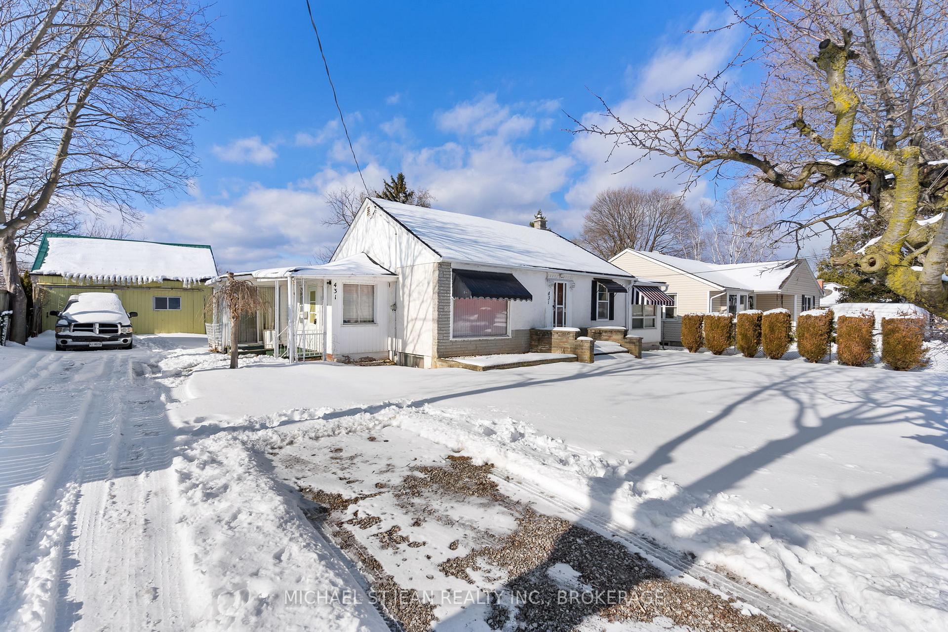 Photo 2 of 431 Maple Avenue, Grimsby, Grimsby Beach — HOMEH