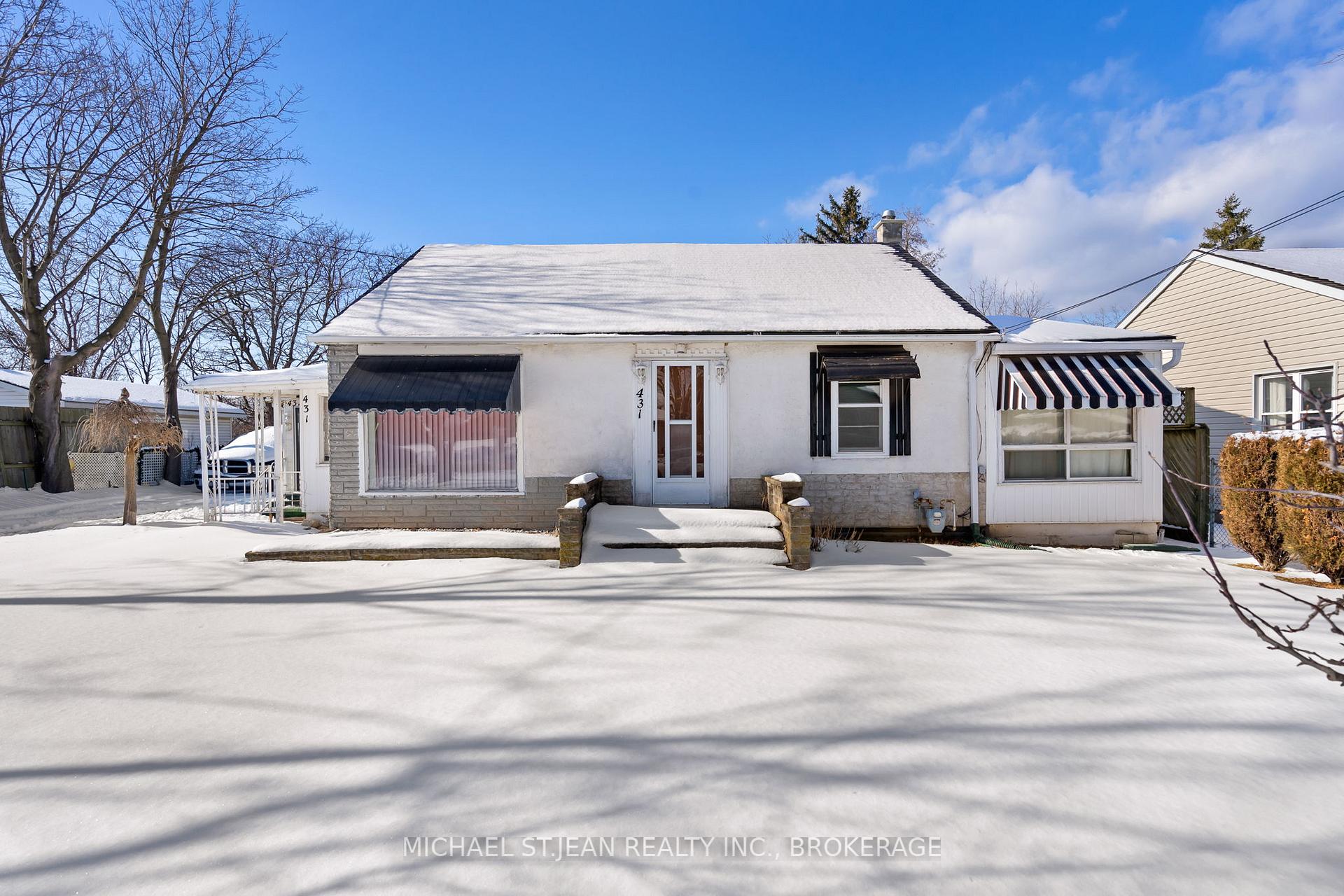 Photo 3 of 431 Maple Avenue, Grimsby, Grimsby Beach — HOMEH
