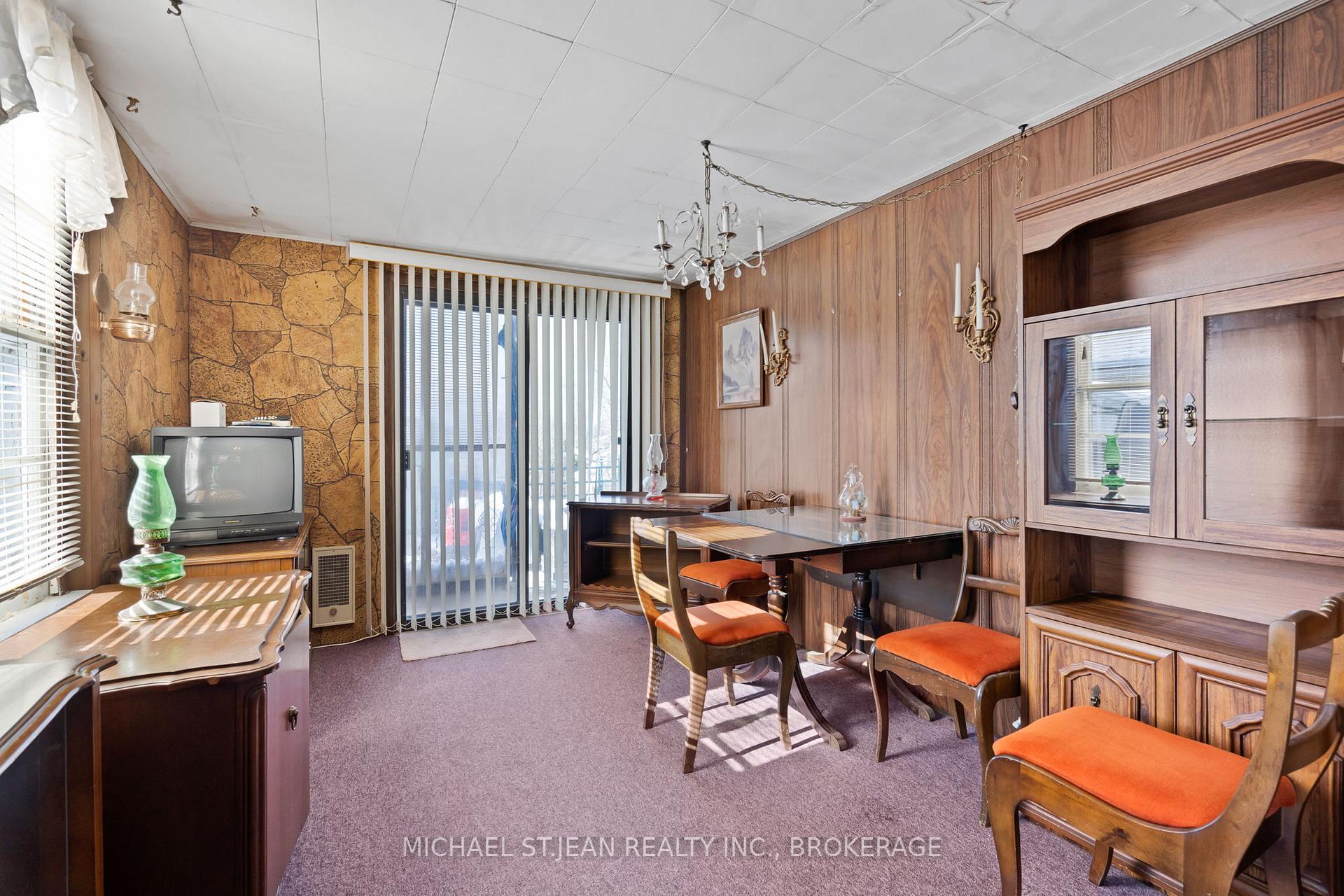 Photo 6 of 431 Maple Avenue, Grimsby, Grimsby Beach — HOMEH