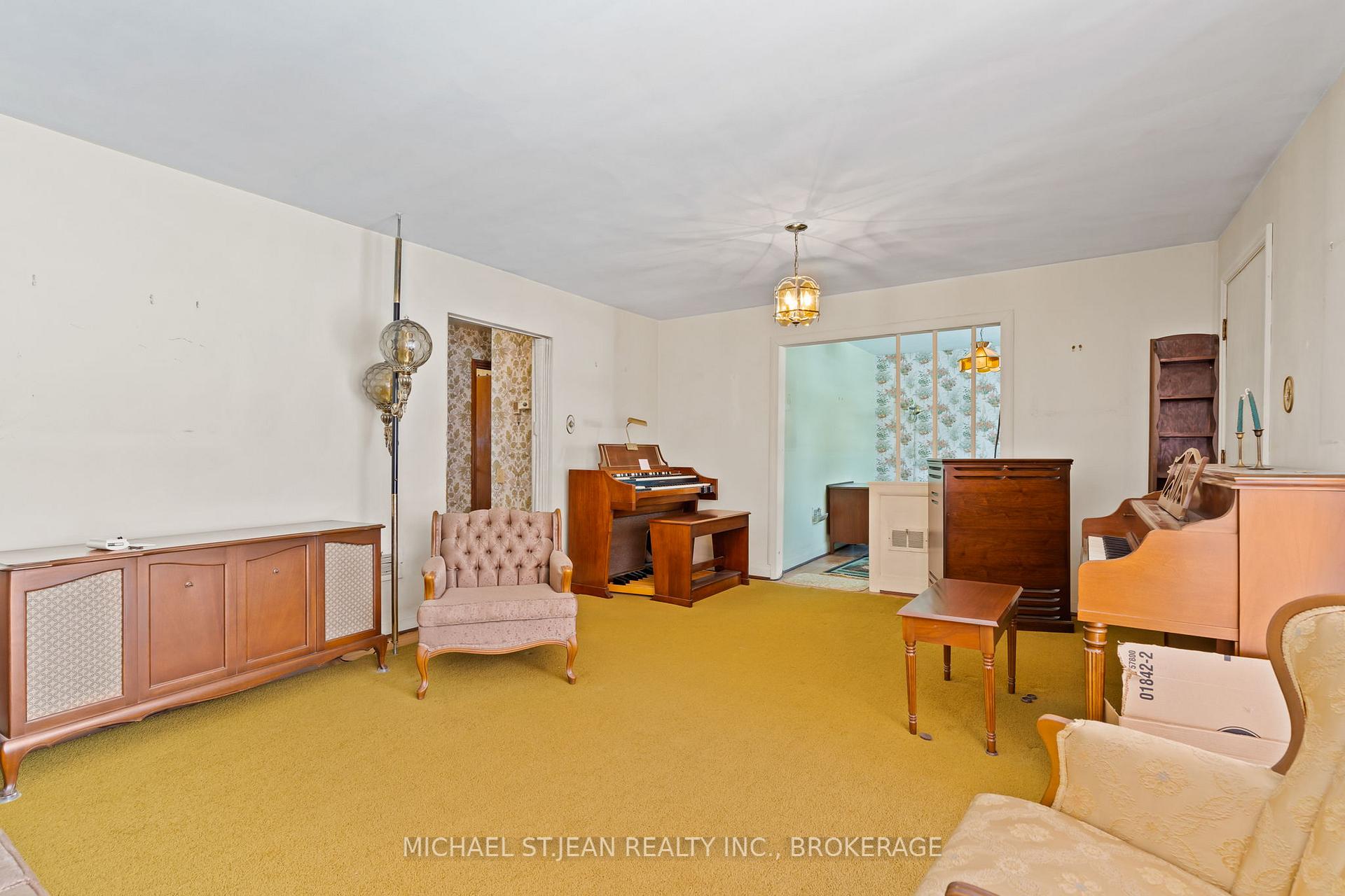 Photo 15 of 431 Maple Avenue, Grimsby, Grimsby Beach — HOMEH