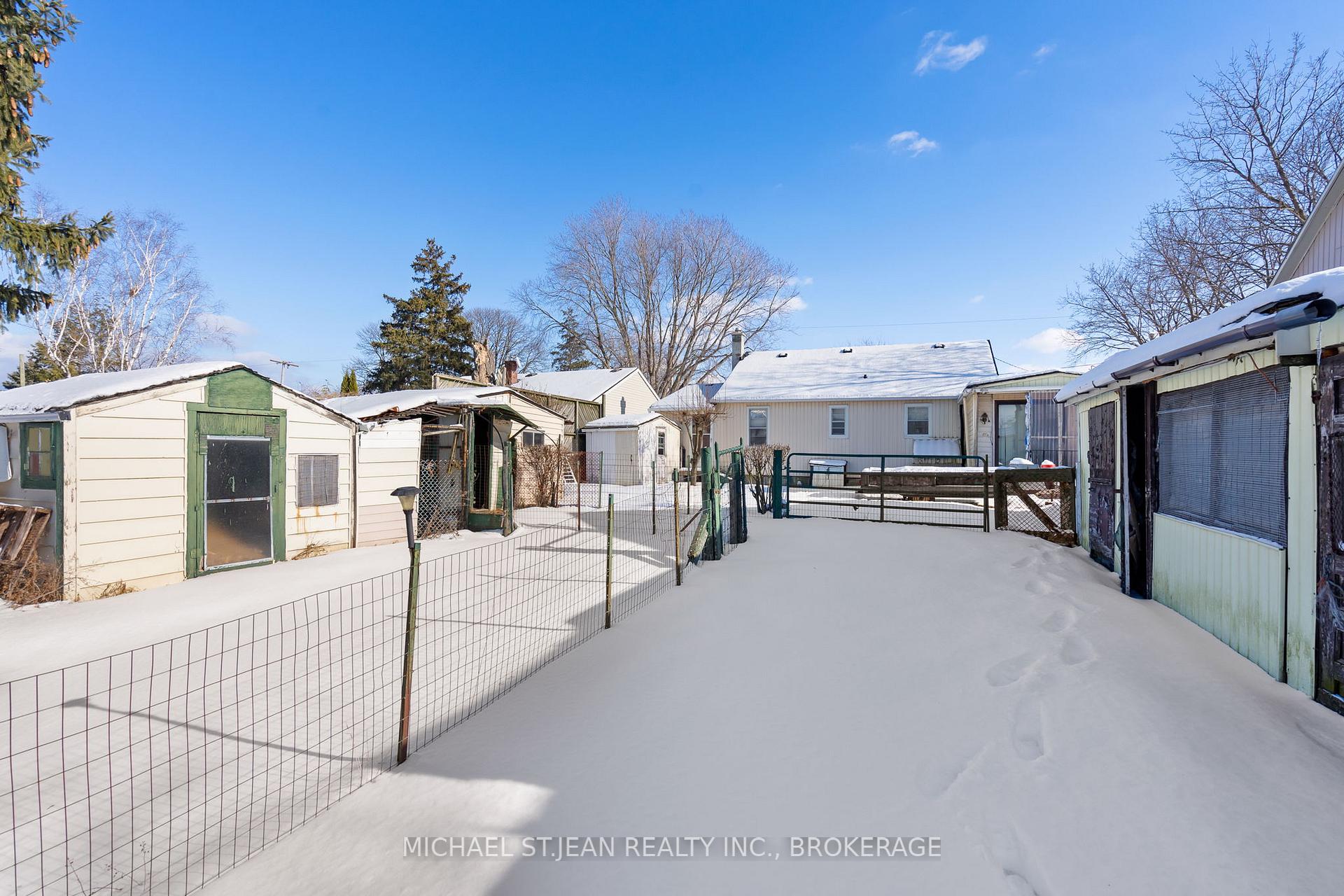 Photo 24 of 431 Maple Avenue, Grimsby, Grimsby Beach — HOMEH