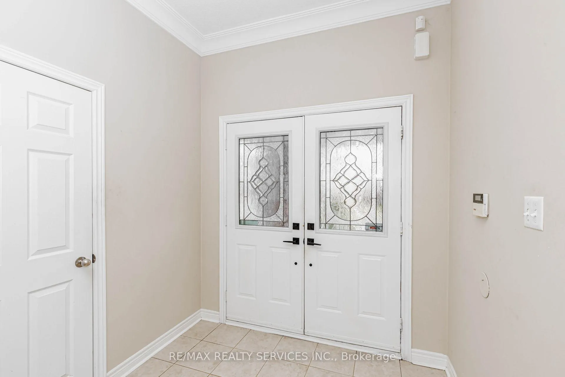 Photo 4 of 116 Chalkfarm Crescent, Brampton, Northwest Sandalwood Parkway — HOMEH