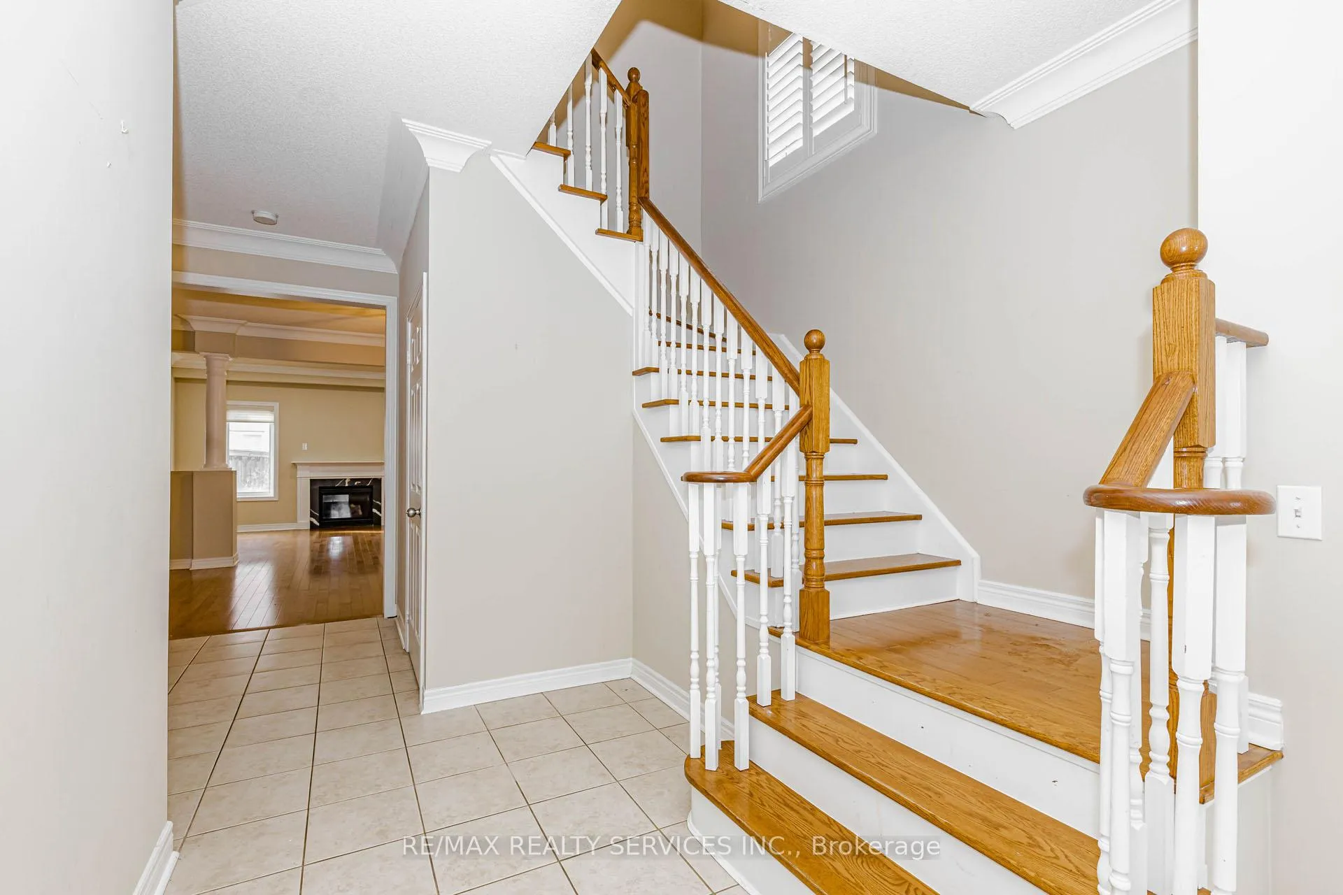 Photo 5 of 116 Chalkfarm Crescent, Brampton, Northwest Sandalwood Parkway — HOMEH