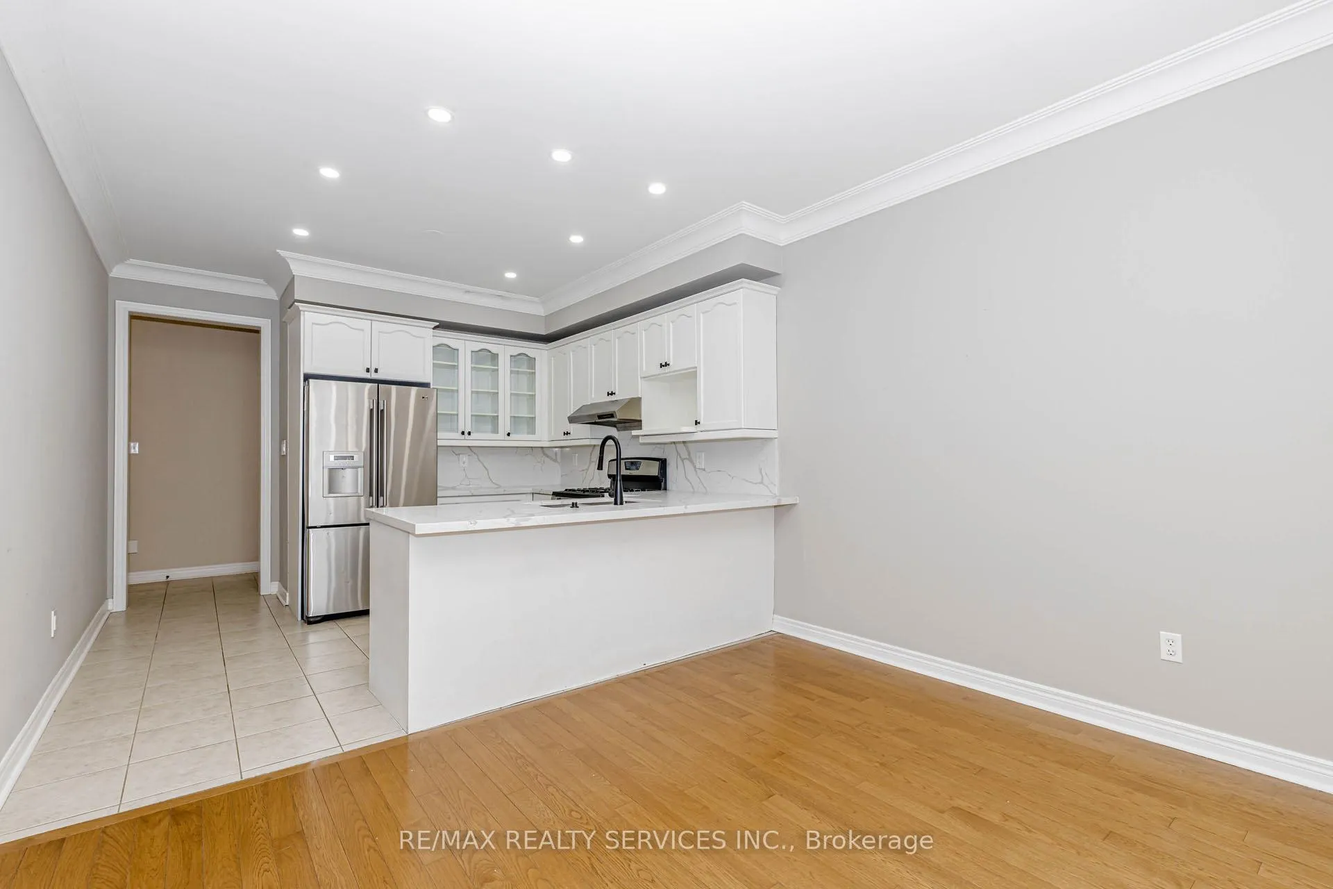 Photo 10 of 116 Chalkfarm Crescent, Brampton, Northwest Sandalwood Parkway — HOMEH