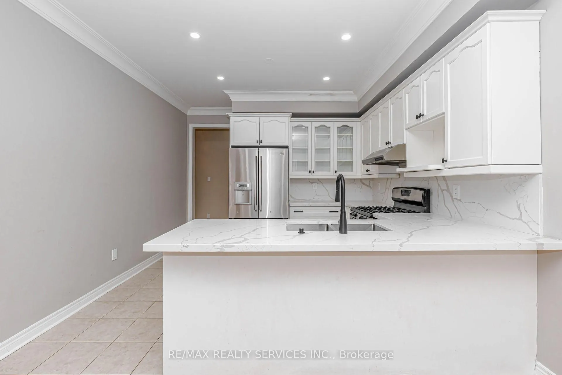 Photo 13 of 116 Chalkfarm Crescent, Brampton, Northwest Sandalwood Parkway — HOMEH
