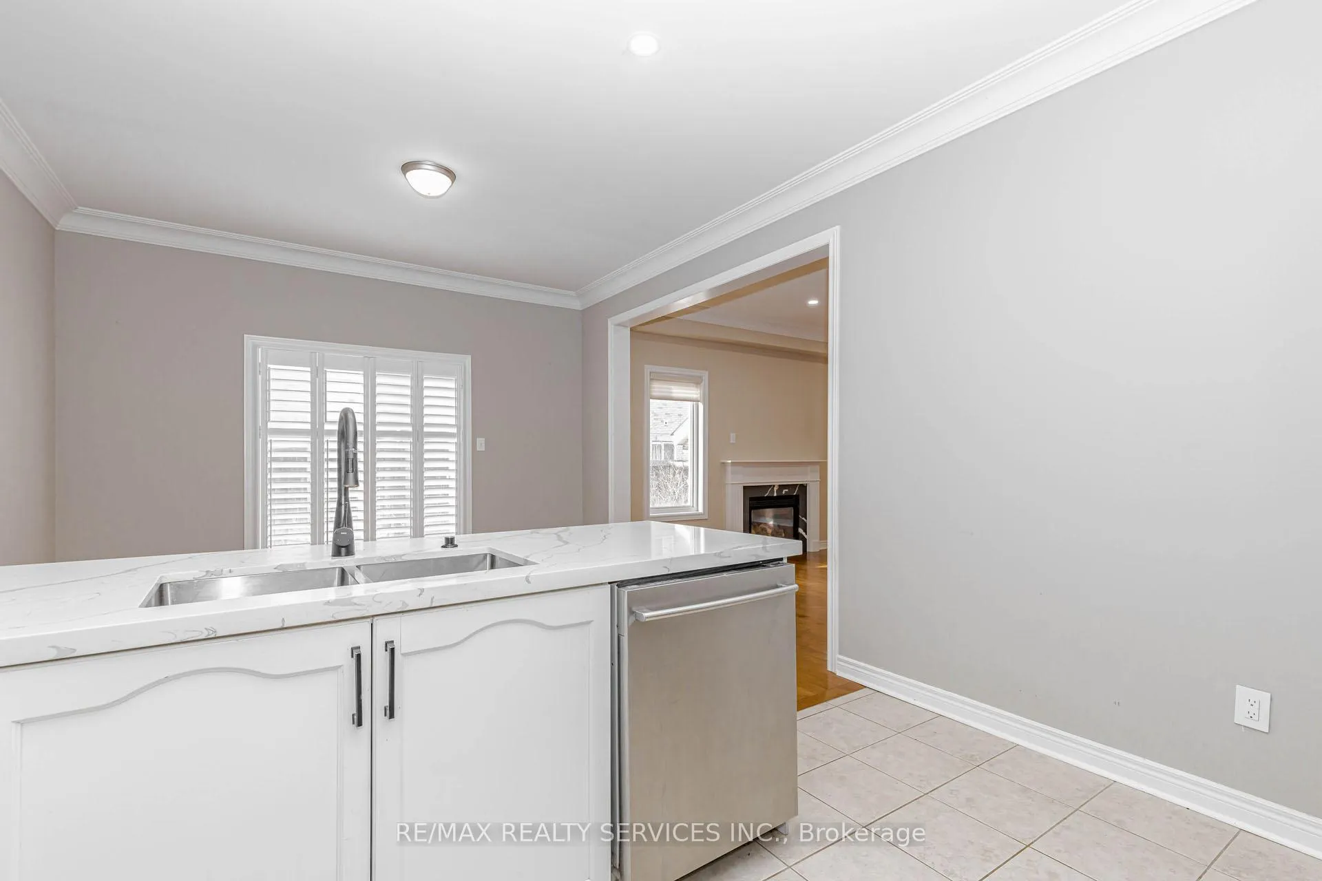 Photo 15 of 116 Chalkfarm Crescent, Brampton, Northwest Sandalwood Parkway — HOMEH