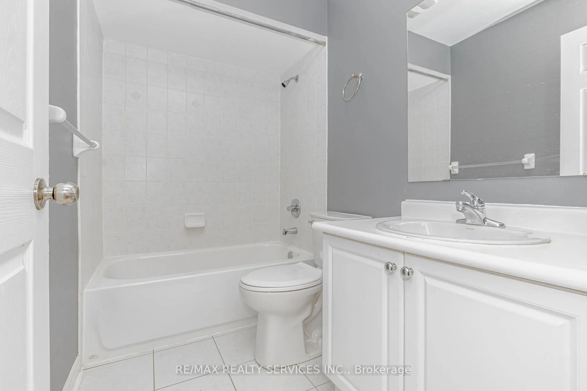 Photo 28 of 116 Chalkfarm Crescent, Brampton, Northwest Sandalwood Parkway — HOMEH