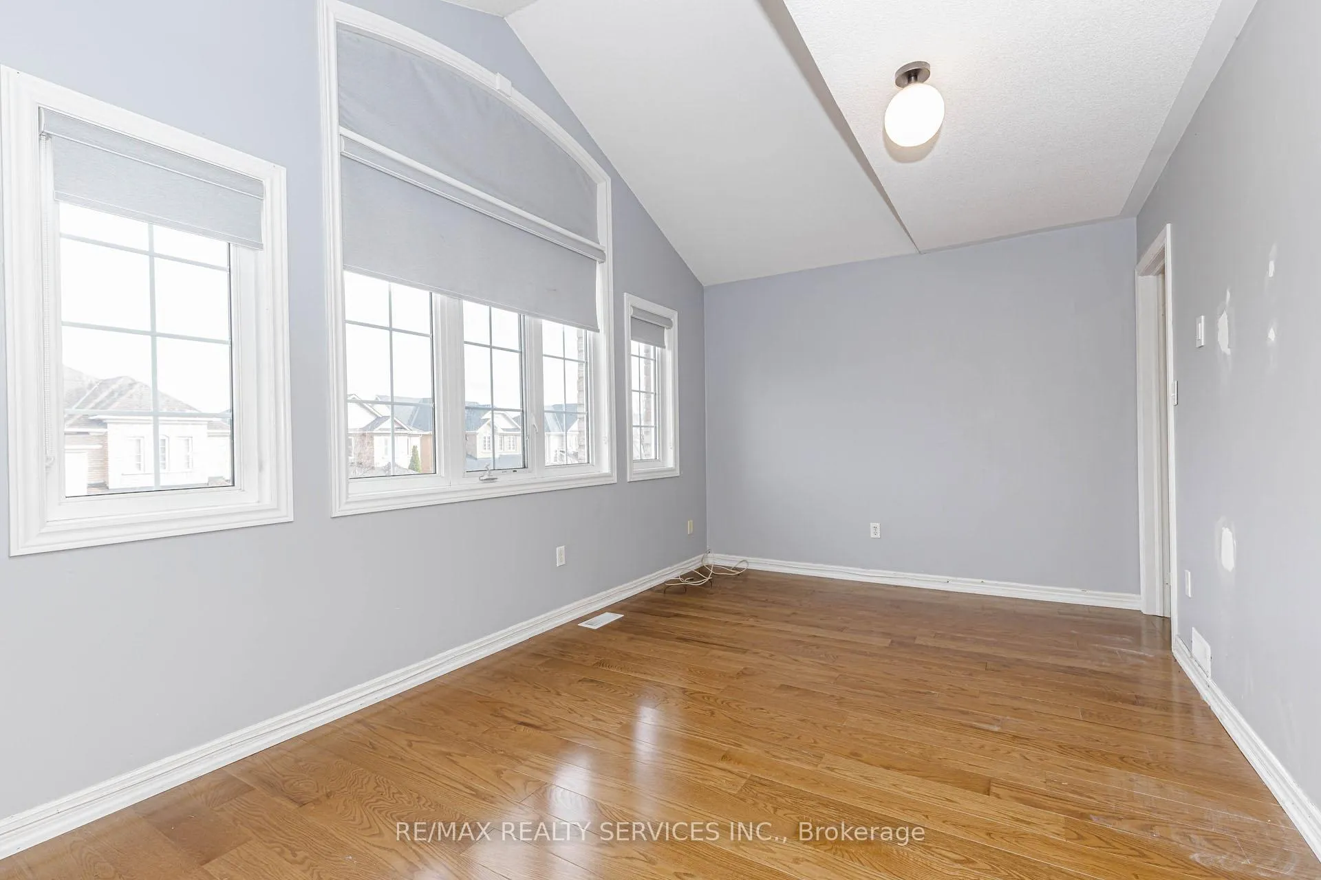 Photo 29 of 116 Chalkfarm Crescent, Brampton, Northwest Sandalwood Parkway — HOMEH