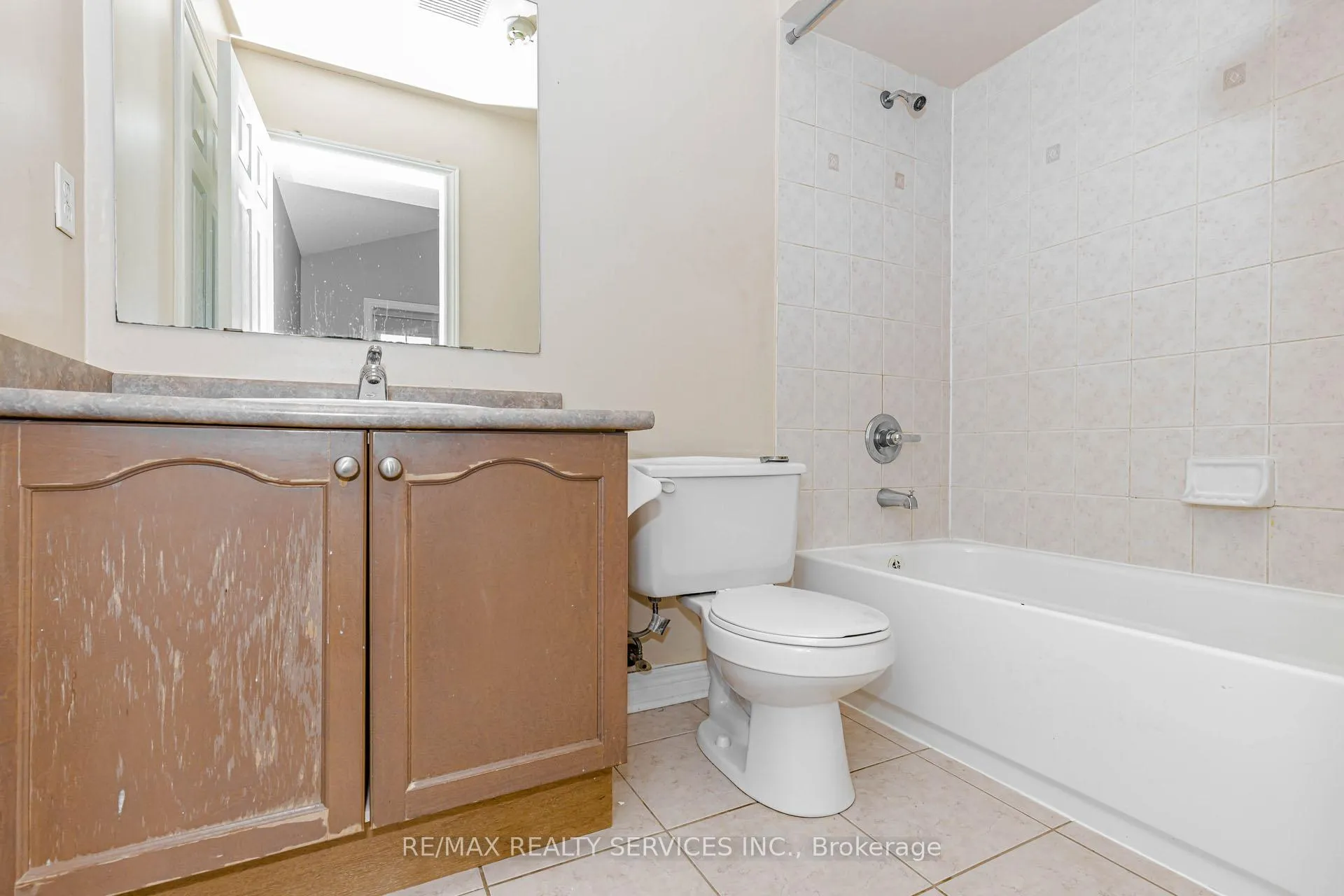 Photo 31 of 116 Chalkfarm Crescent, Brampton, Northwest Sandalwood Parkway — HOMEH
