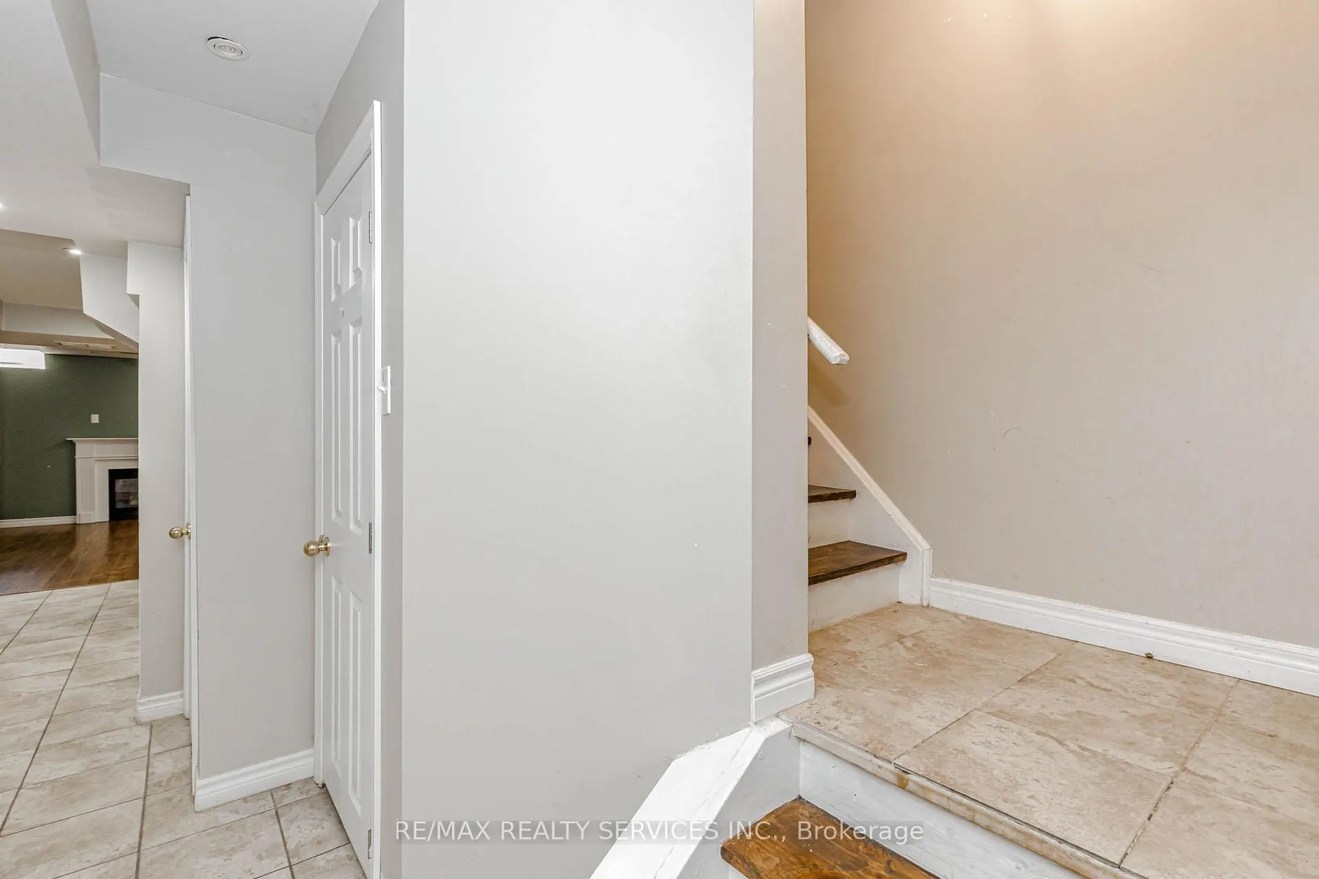 Photo 39 of 116 Chalkfarm Crescent, Brampton, Northwest Sandalwood Parkway — HOMEH