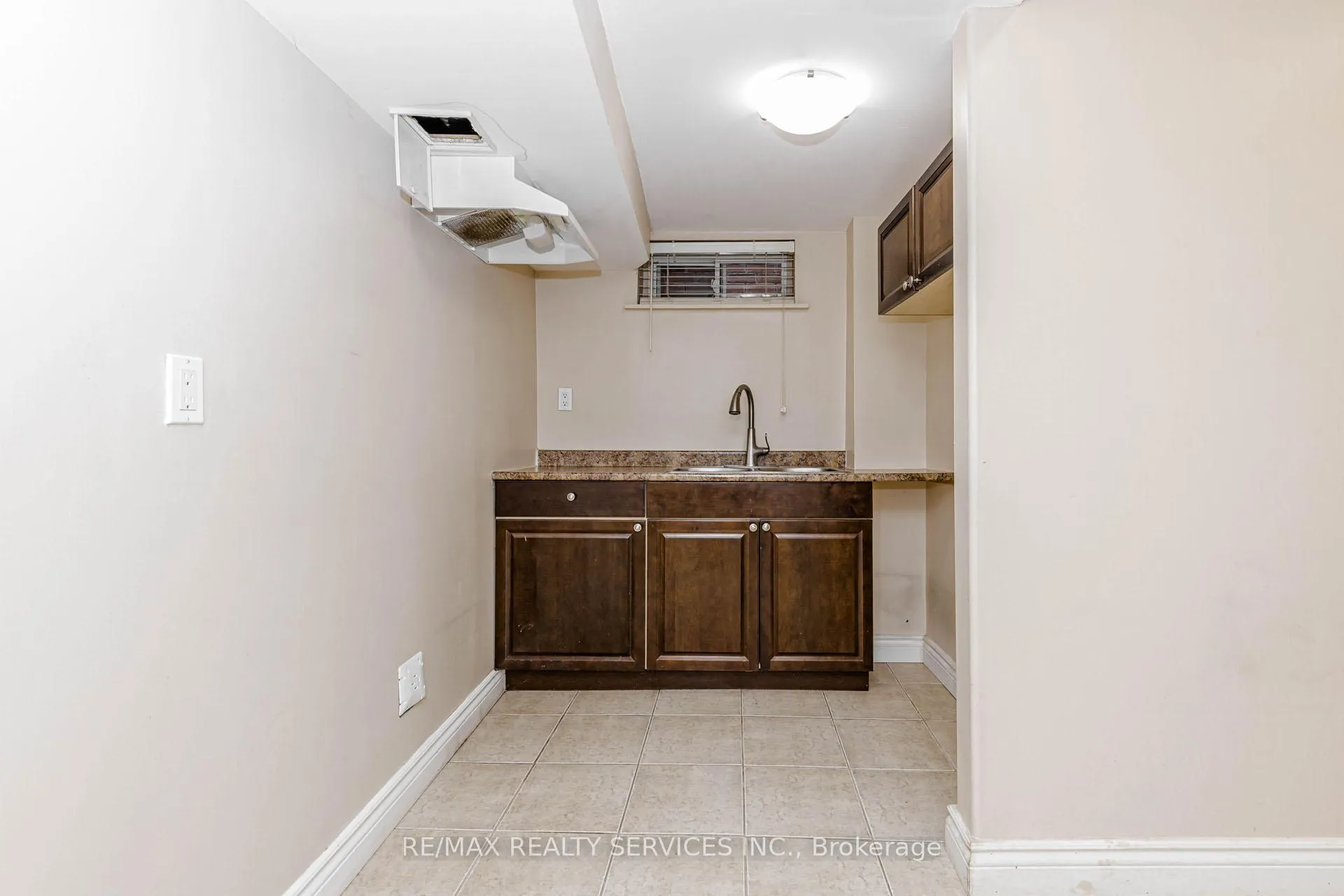 Photo 44 of 116 Chalkfarm Crescent, Brampton, Northwest Sandalwood Parkway — HOMEH