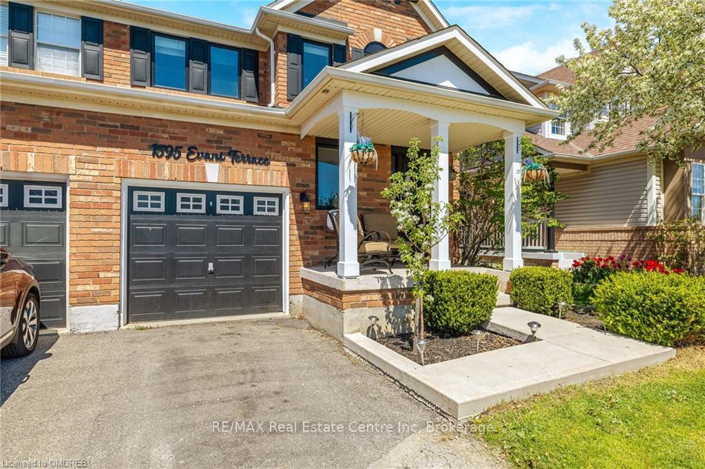 Photo 3 of 1595 Evans Terrace, Milton, Clarke — HOMEH