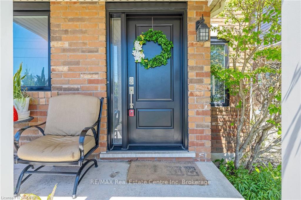 Photo 5 of 1595 Evans Terrace, Milton, Clarke — HOMEH