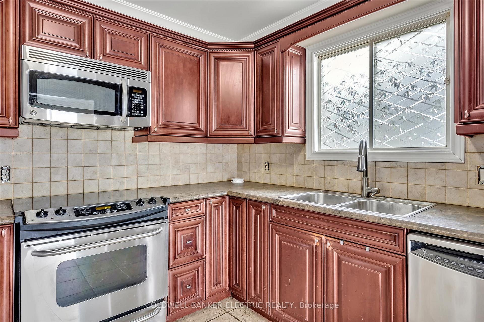Photo 9 of 329 Middlefield Road, Peterborough, Ashburnham Ward 4 — HOMEH