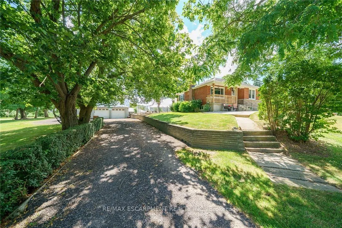 Photo 4 of 226 Carluke Road E, Hamilton, Rural Ancaster — HOMEH