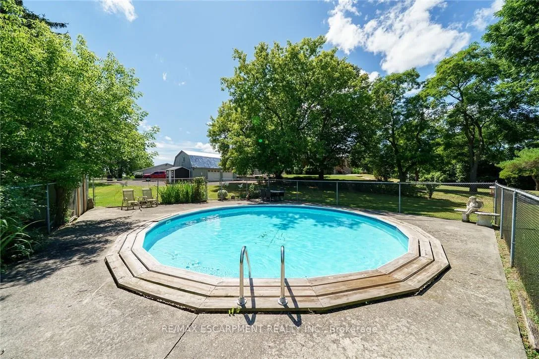Photo 5 of 226 Carluke Road E, Hamilton, Rural Ancaster — HOMEH