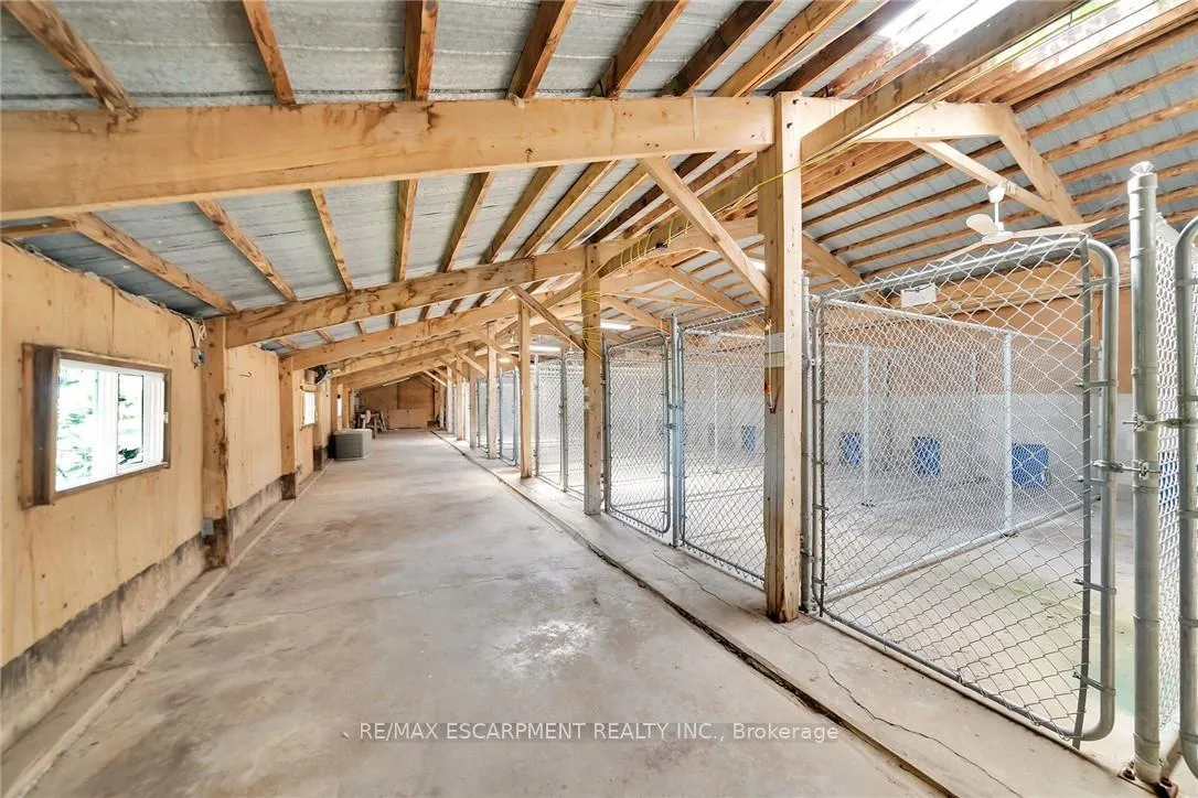 Photo 7 of 226 Carluke Road E, Hamilton, Rural Ancaster — HOMEH