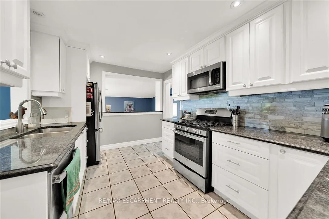 Photo 14 of 226 Carluke Road E, Hamilton, Rural Ancaster — HOMEH