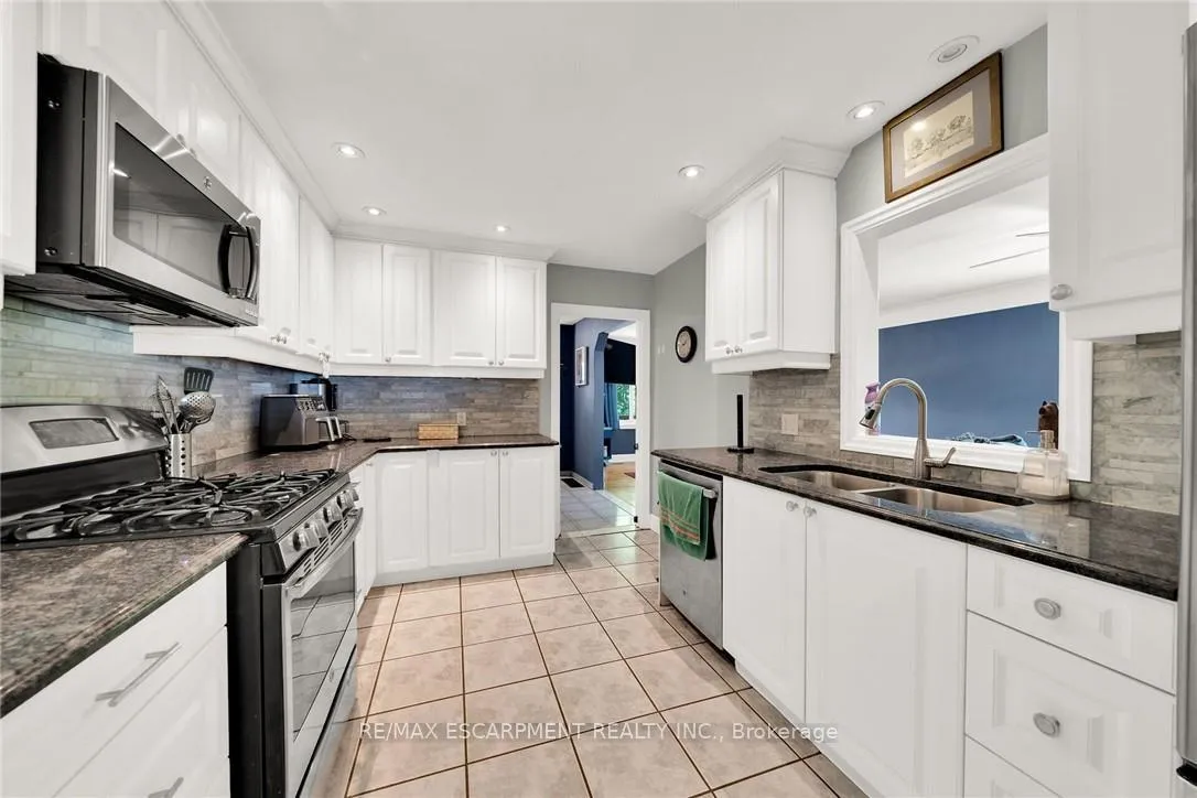 Photo 16 of 226 Carluke Road E, Hamilton, Rural Ancaster — HOMEH