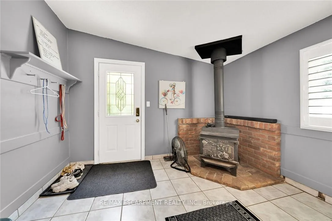 Photo 20 of 226 Carluke Road E, Hamilton, Rural Ancaster — HOMEH