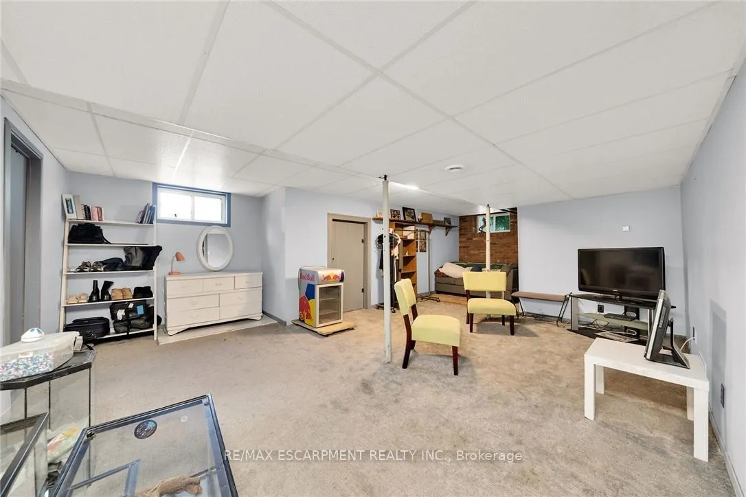 Photo 30 of 226 Carluke Road E, Hamilton, Rural Ancaster — HOMEH