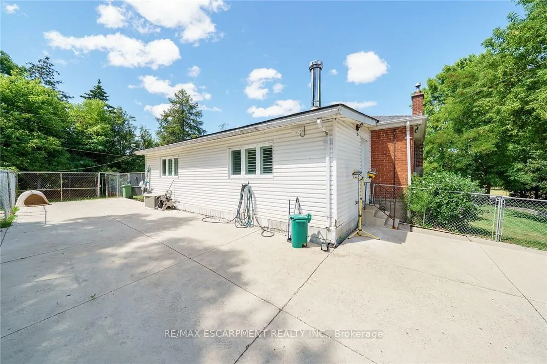 Photo 33 of 226 Carluke Road E, Hamilton, Rural Ancaster — HOMEH
