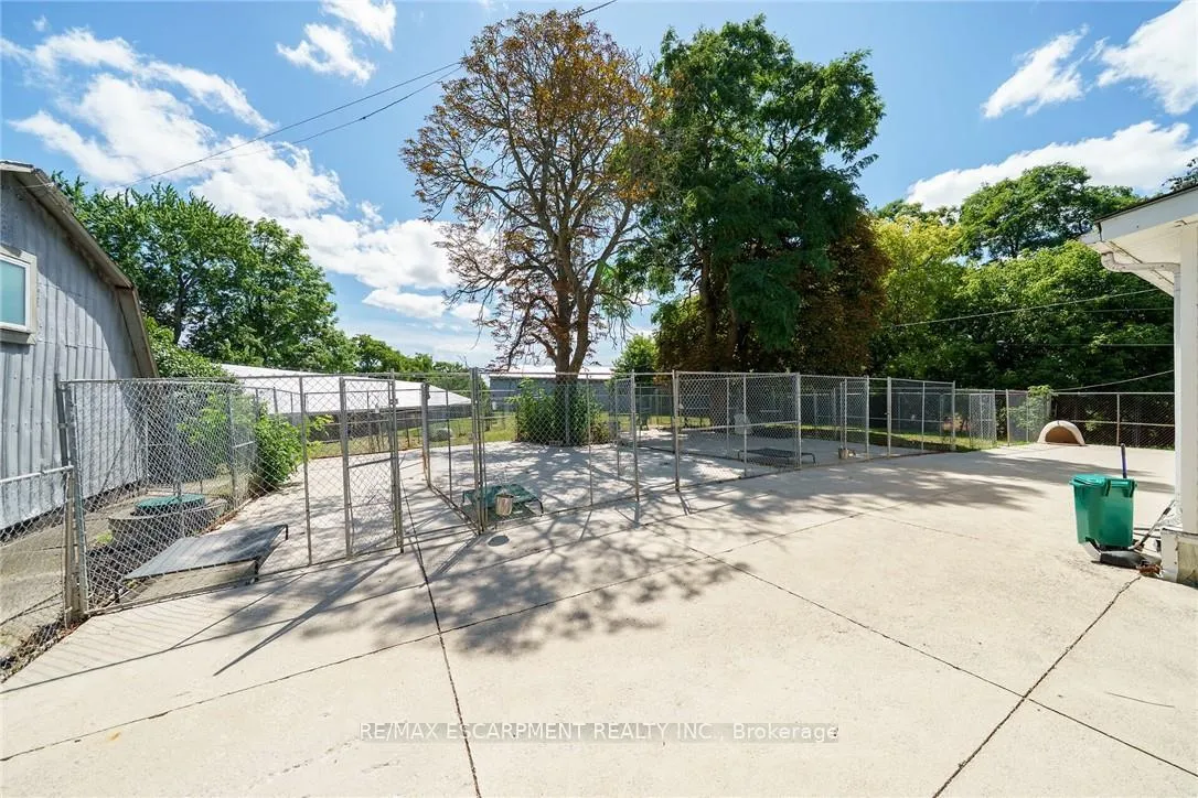 Photo 34 of 226 Carluke Road E, Hamilton, Rural Ancaster — HOMEH