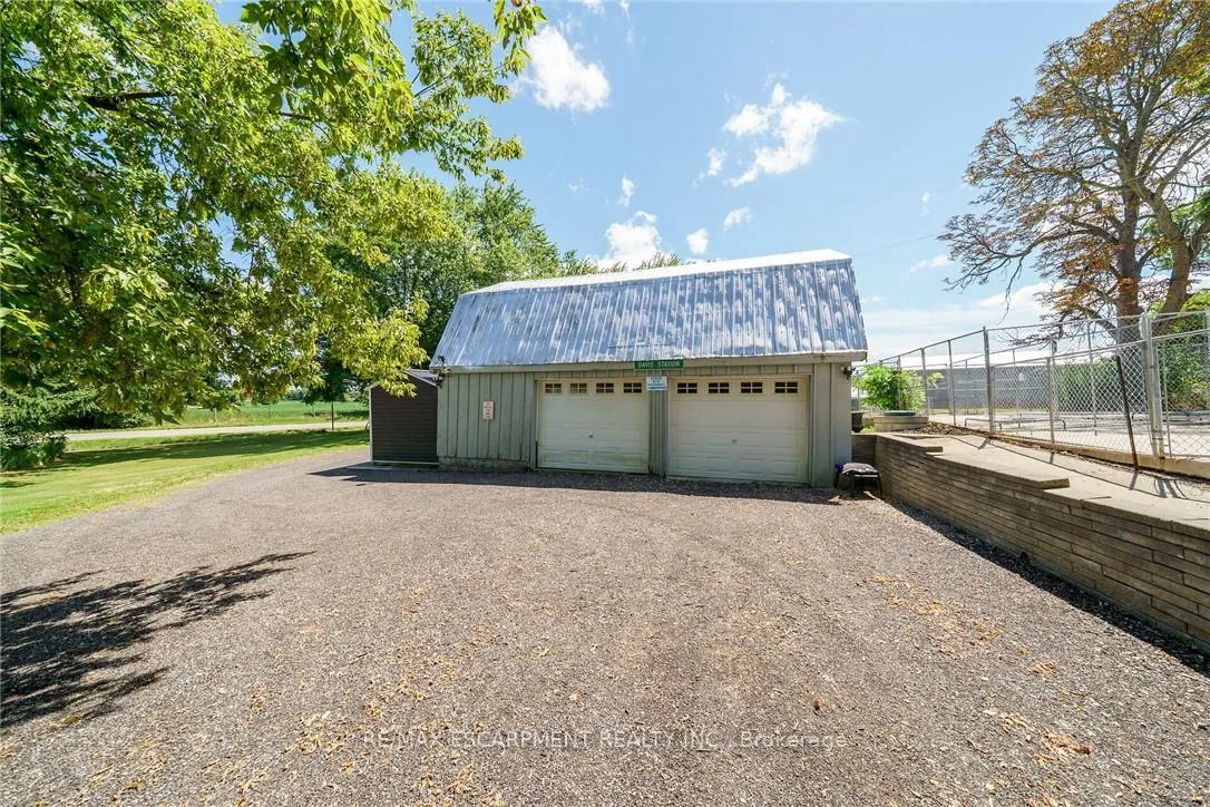 Photo 36 of 226 Carluke Road E, Hamilton, Rural Ancaster — HOMEH