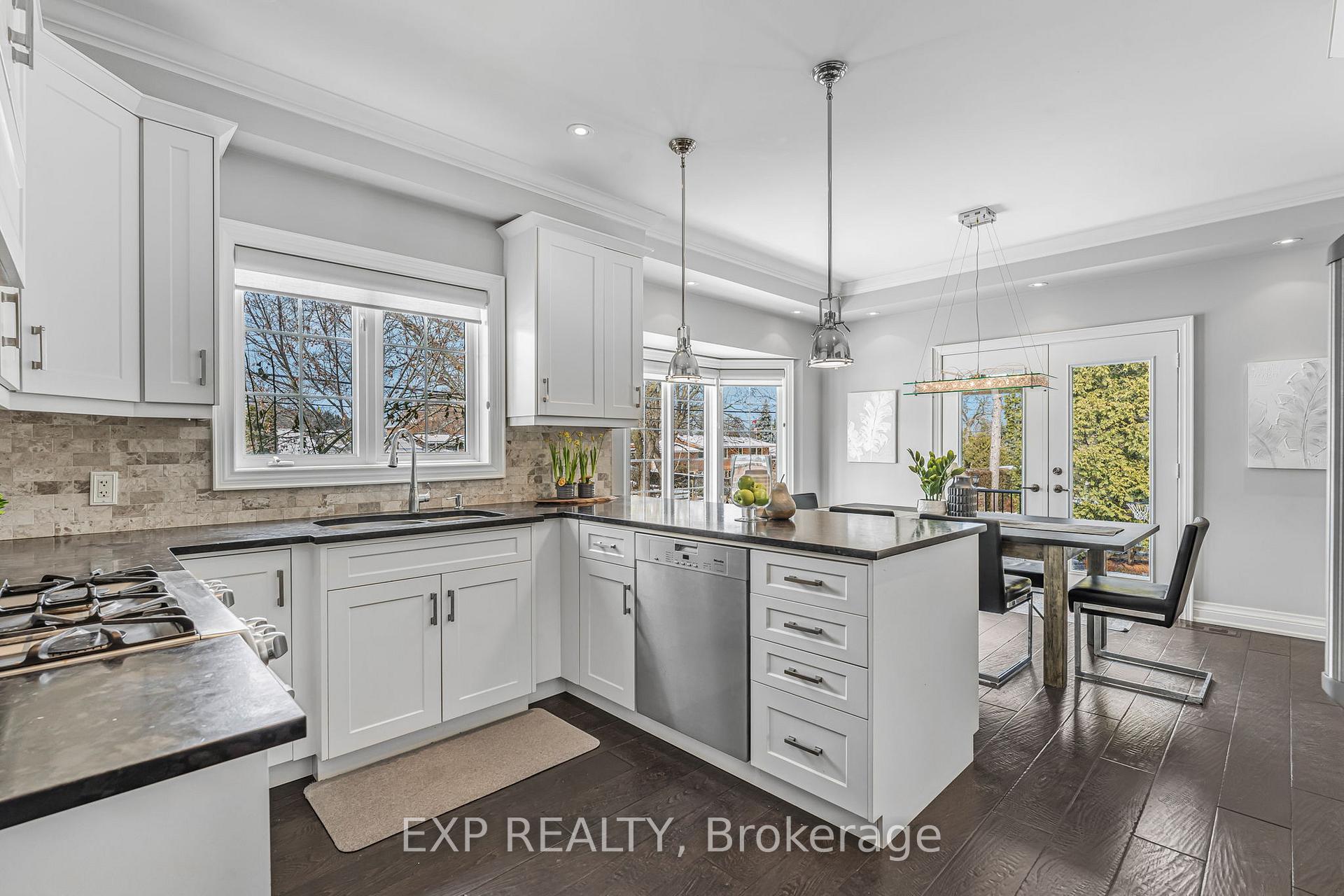 Photo 7 of 1 Evergreens Drive, Grimsby, Grimsby West — HOMEH