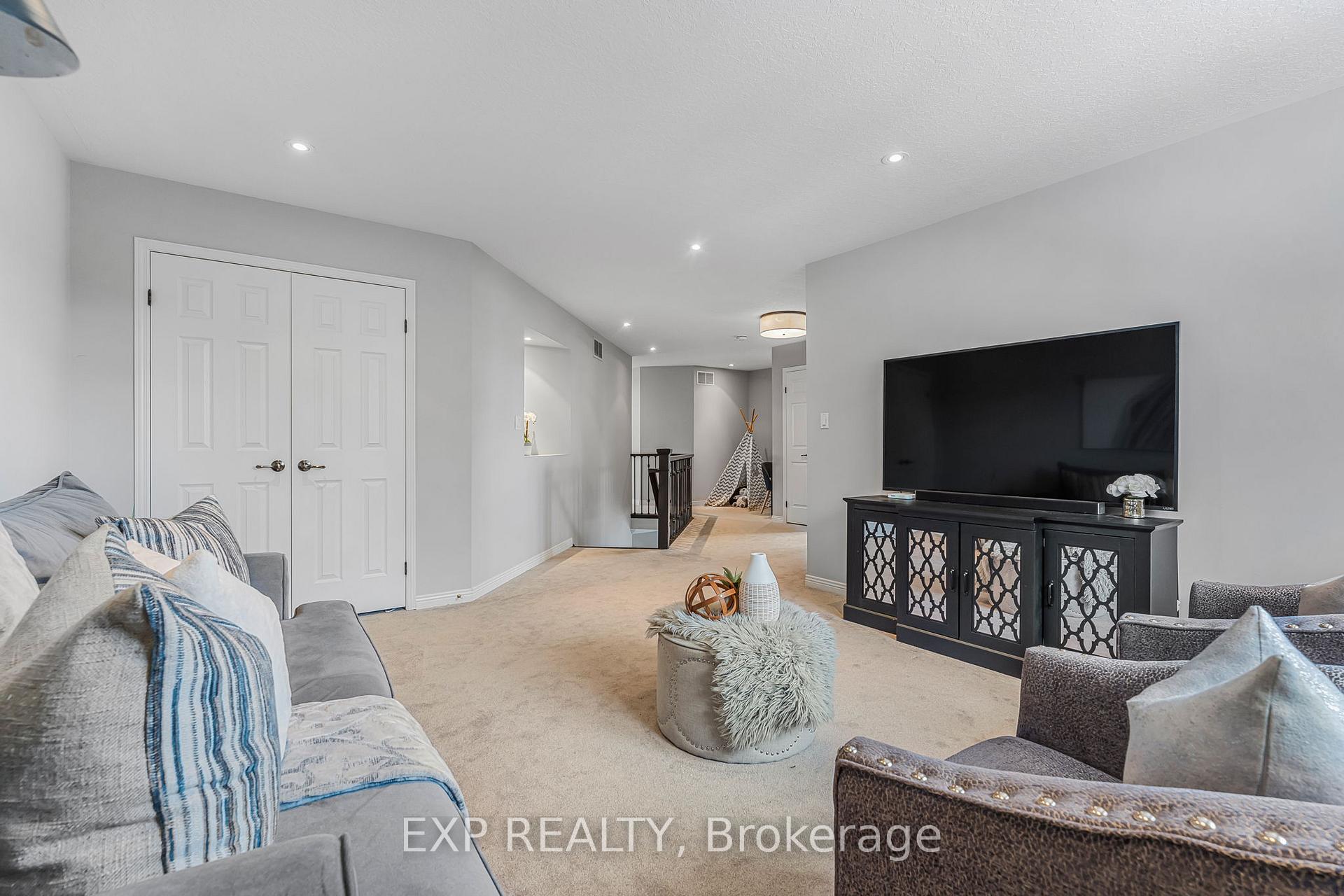 Photo 21 of 1 Evergreens Drive, Grimsby, Grimsby West — HOMEH