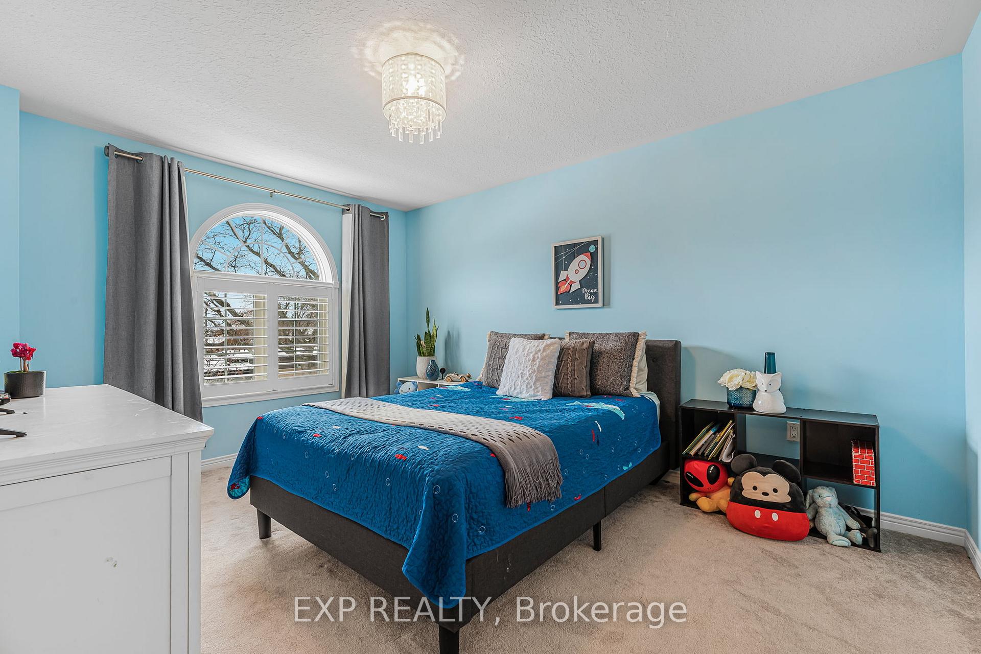 Photo 23 of 1 Evergreens Drive, Grimsby, Grimsby West — HOMEH