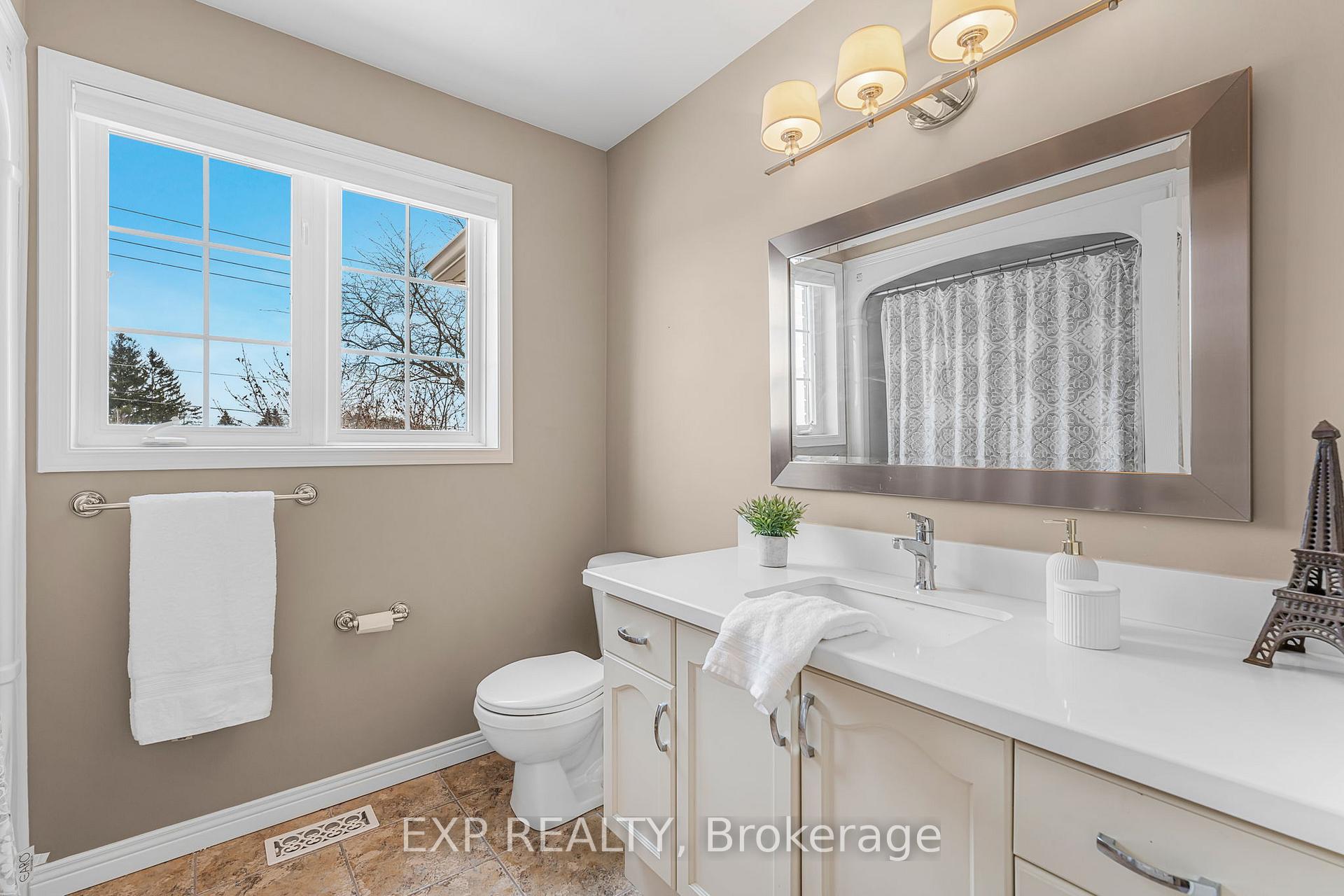 Photo 25 of 1 Evergreens Drive, Grimsby, Grimsby West — HOMEH