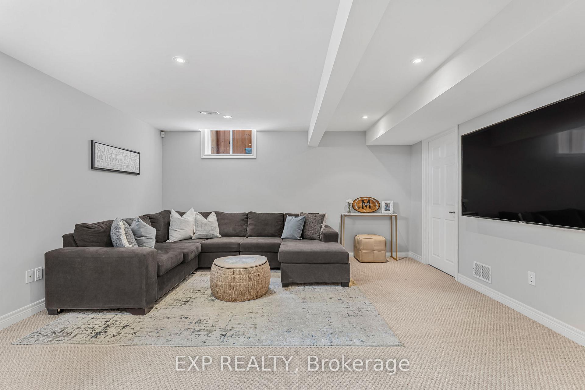 Photo 38 of 1 Evergreens Drive, Grimsby, Grimsby West — HOMEH