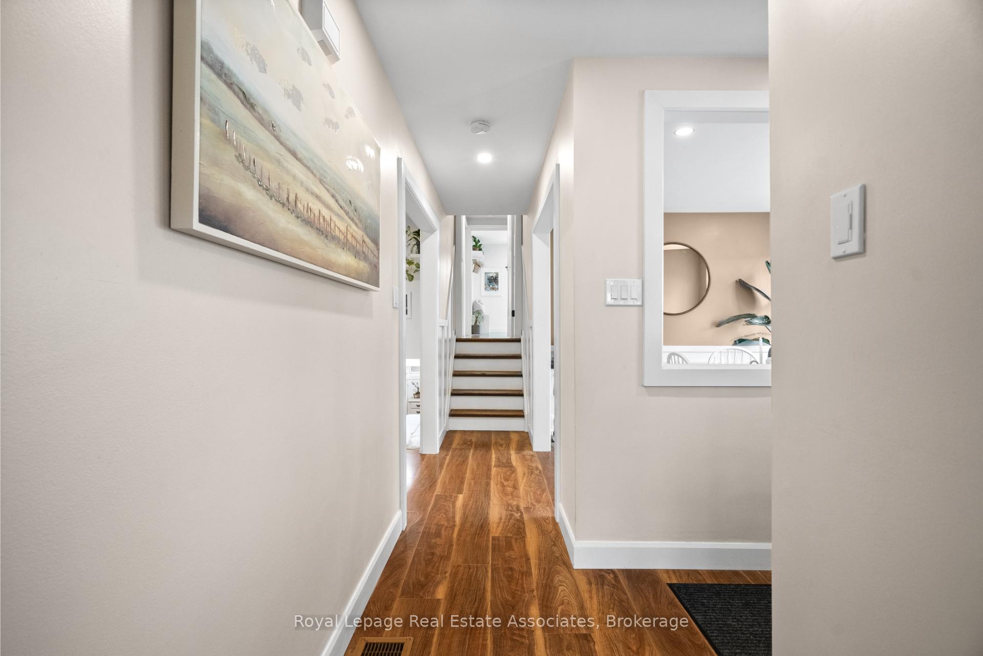 Photo 10 of 86 Queensdale Crescent, Guelph, Willow West/Sugarbush/West Acres — HOMEH