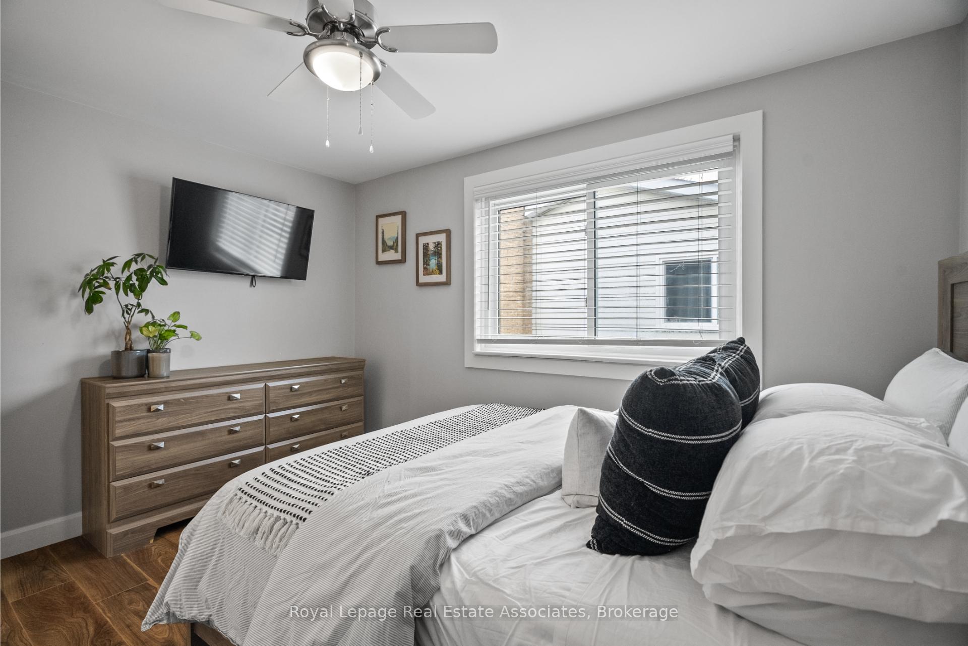Photo 20 of 86 Queensdale Crescent, Guelph, Willow West/Sugarbush/West Acres — HOMEH