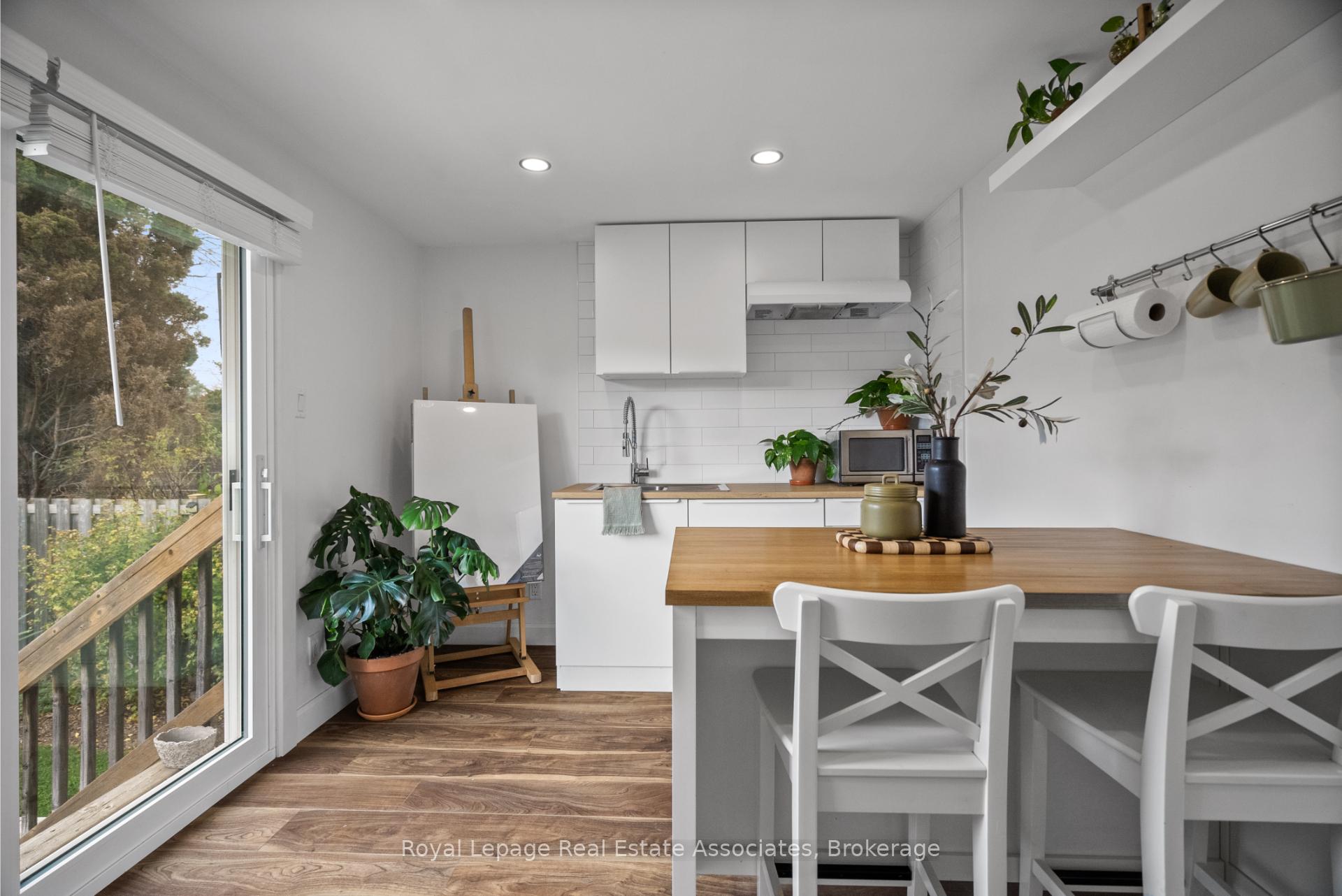 Photo 24 of 86 Queensdale Crescent, Guelph, Willow West/Sugarbush/West Acres — HOMEH