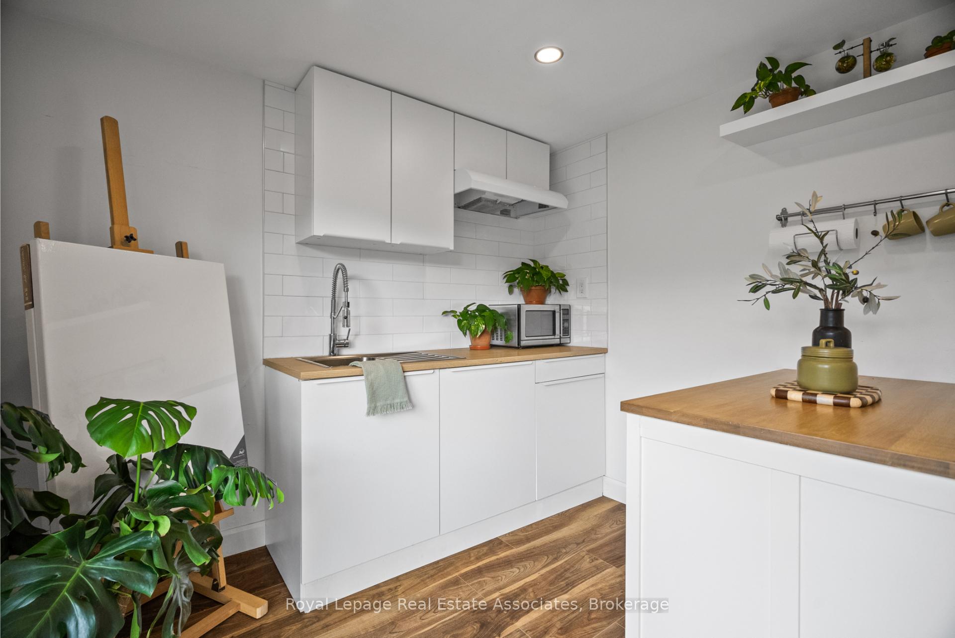 Photo 25 of 86 Queensdale Crescent, Guelph, Willow West/Sugarbush/West Acres — HOMEH