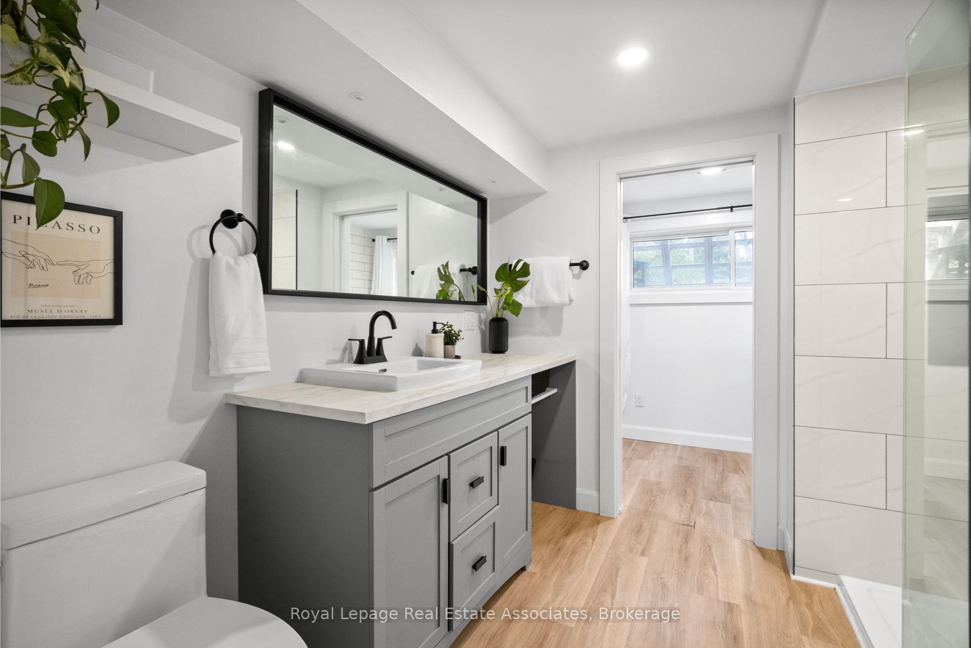 Photo 39 of 86 Queensdale Crescent, Guelph, Willow West/Sugarbush/West Acres — HOMEH